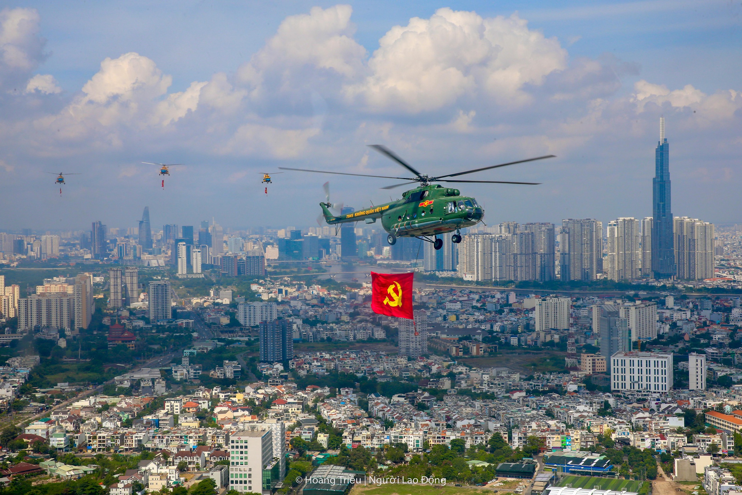 Những chuyến bay đặc biệt trên bầu trời TP HCM - Ảnh 19.