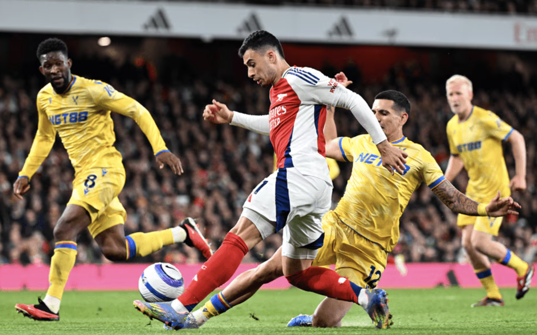 Chia điểm Crystal Palace sân nhà, Arsenal sắp trao ngôi vô địch cho Liverpool