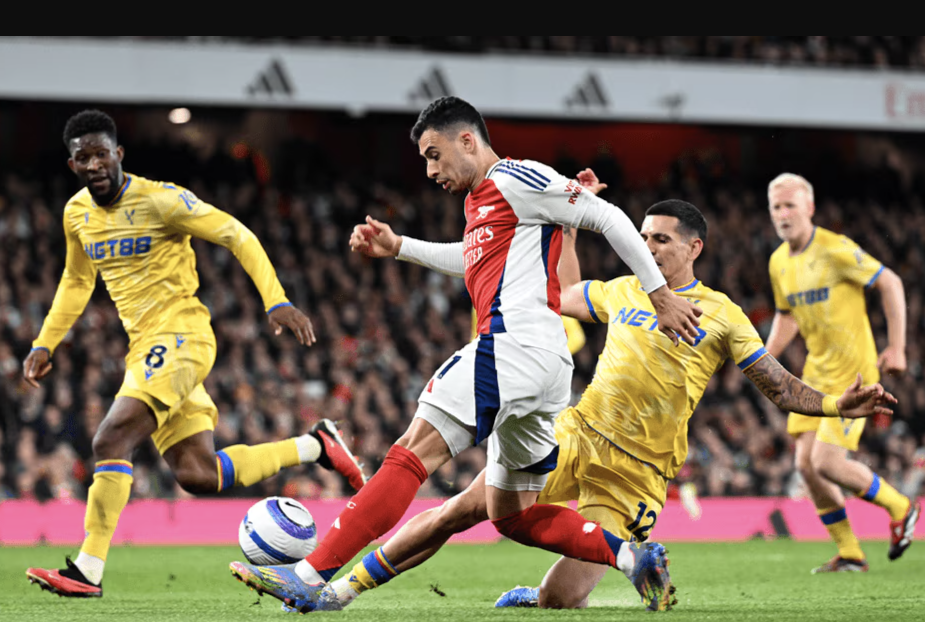 Chia điểm Crystal Palace s&acirc;n nh&agrave;, Arsenal sắp trao ng&ocirc;i v&ocirc; địch cho Liverpool- Ảnh 1.