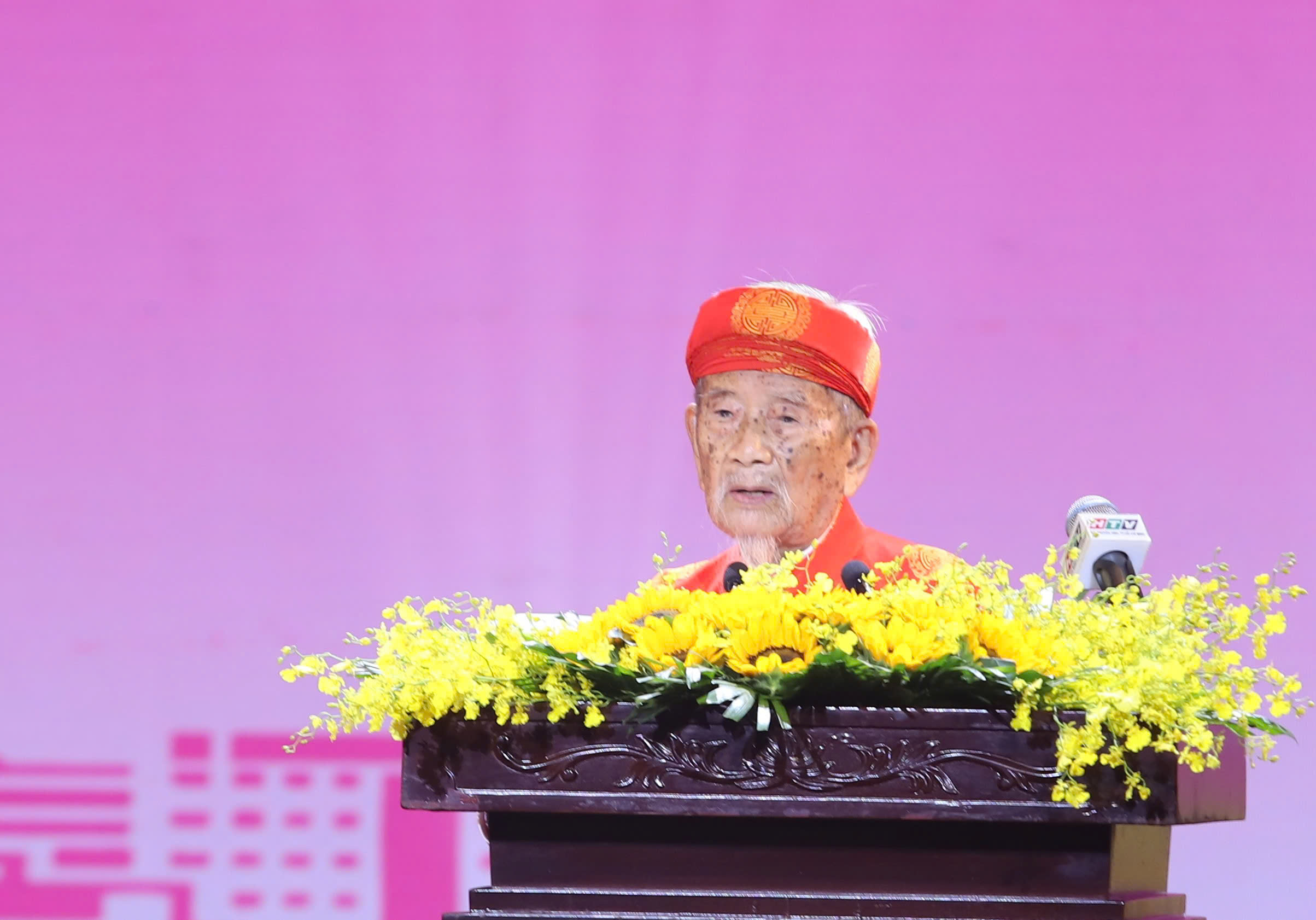 TP HCM tôn vinh 60 cá nhân tiêu biểu - Ảnh 2.
