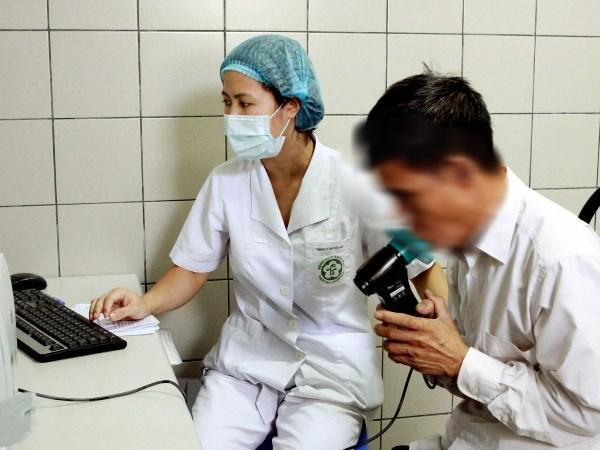 Chi phí bệnh tật vì thuốc lá gấp 5 lần thuế thu được- Ảnh 1.