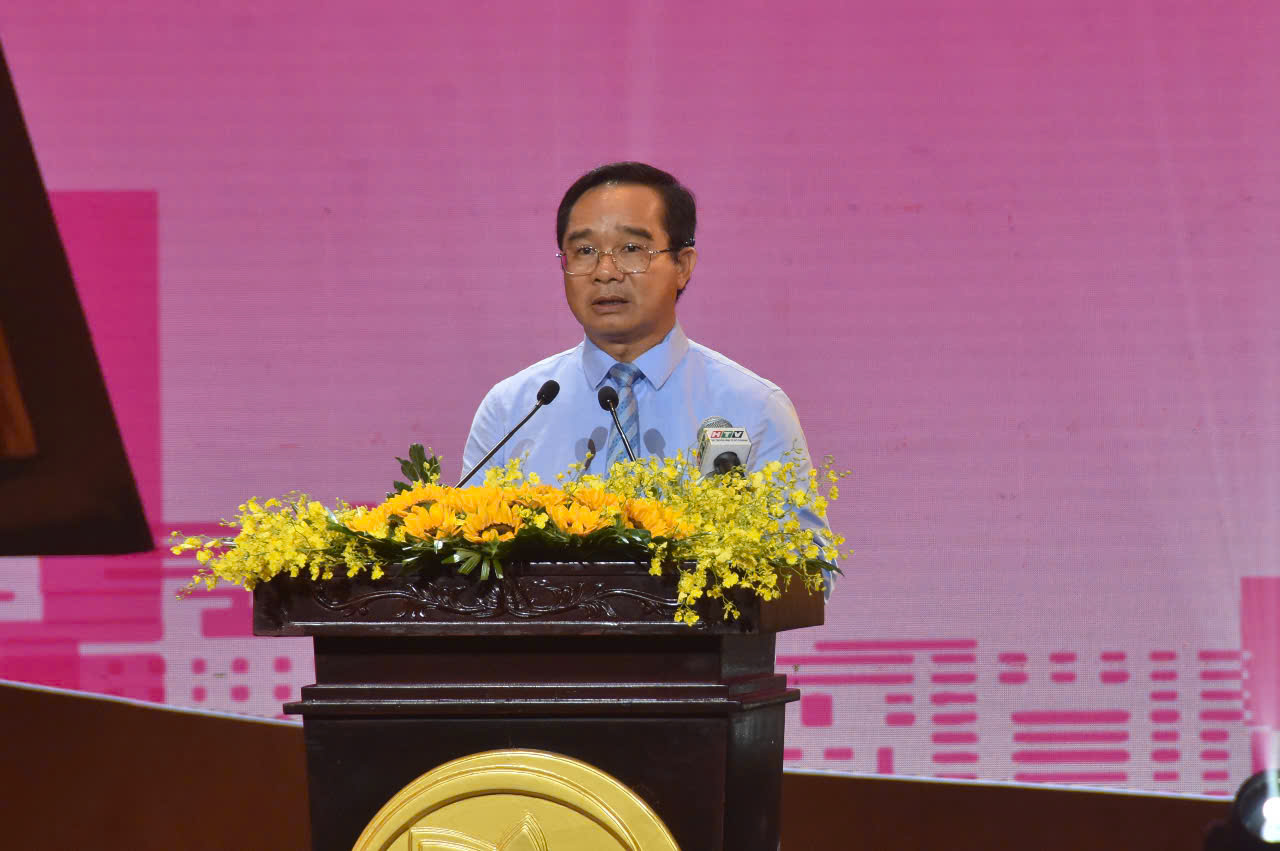 TP HCM tôn vinh 60 cá nhân tiêu biểu - Ảnh 3.