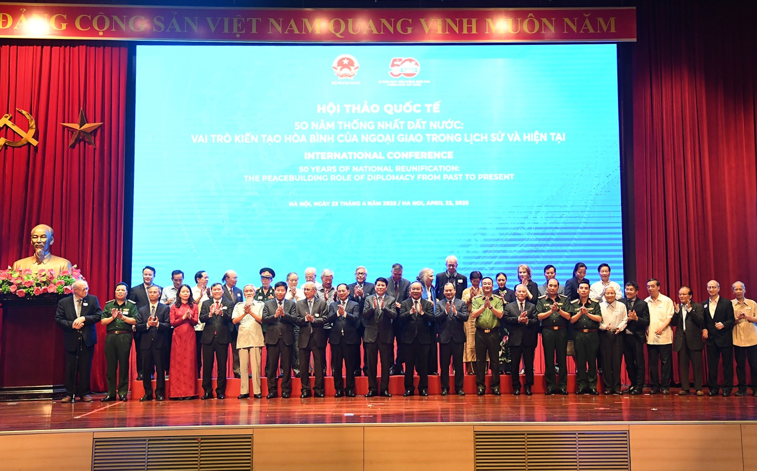 Ngoại giao kiến tạo h&ograve;a b&igrave;nh  - Ảnh 2.