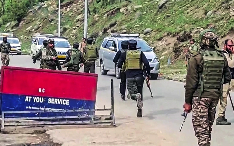 Xả súng tại khu nghỉ dưỡng ở Kashmir, ít nhất 26 du khách thiệt mạng