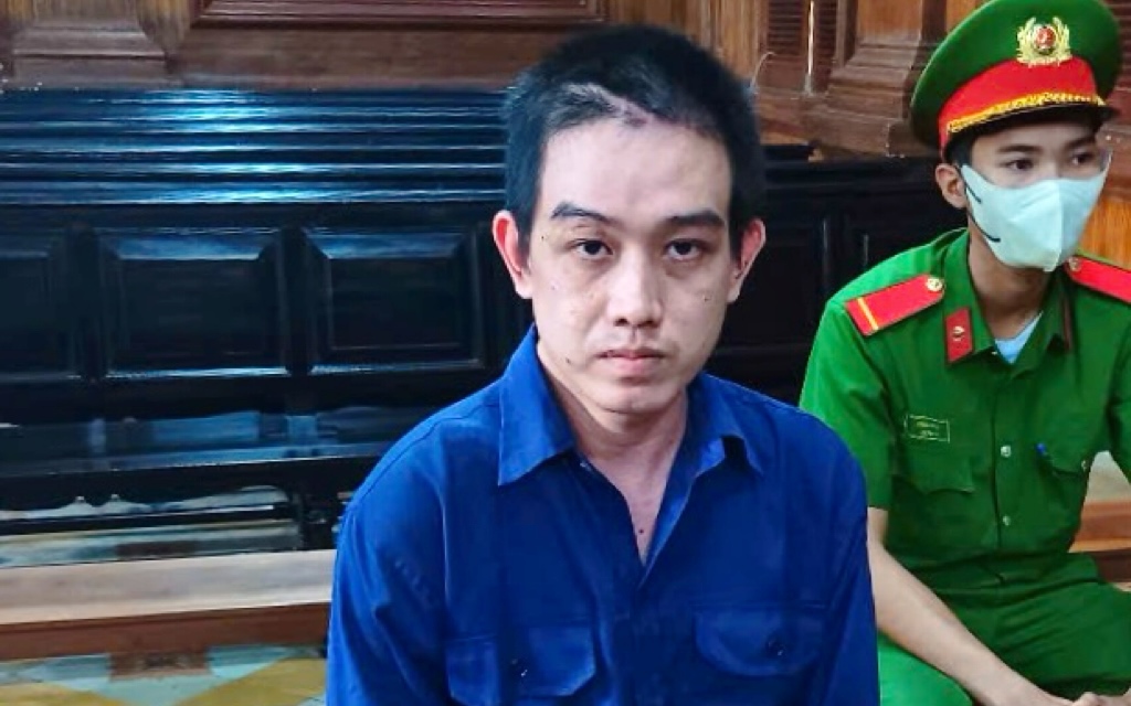Thu tiền 2.251 hồ sơ đăng ký xe mà không viết biên lai, cựu CSGT trả giá 15 năm tù