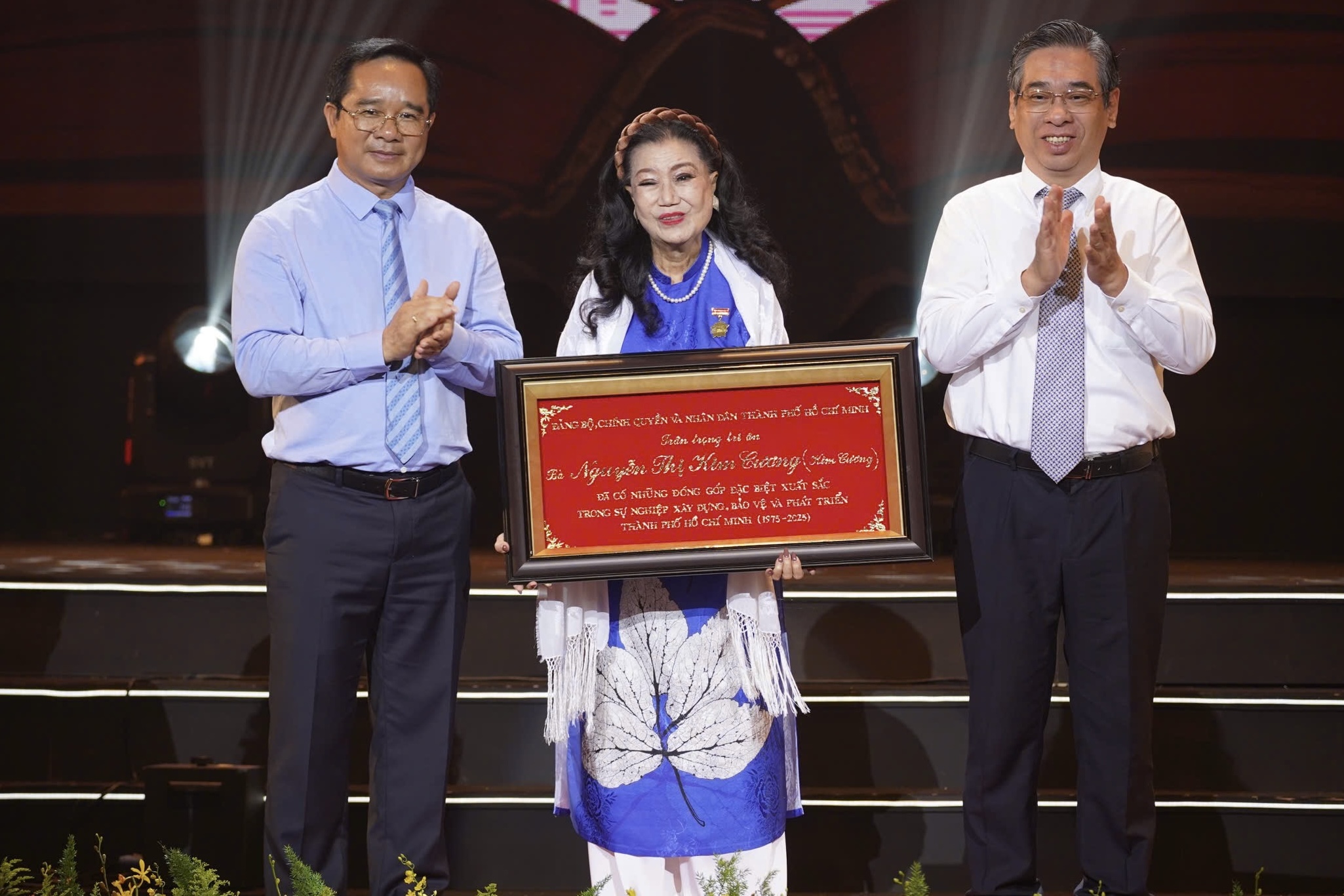 7 nghệ sĩ được t&ocirc;n vinh trong sự nghiệp x&acirc;y dựng, bảo vệ v&agrave; ph&aacute;t triển TP HCM- Ảnh 7.