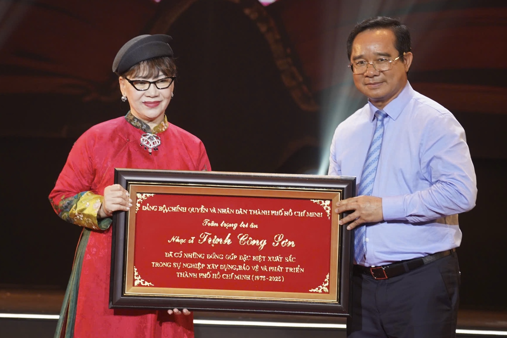 7 nghệ sĩ được t&ocirc;n vinh trong sự nghiệp x&acirc;y dựng, bảo vệ v&agrave; ph&aacute;t triển TP HCM- Ảnh 8.