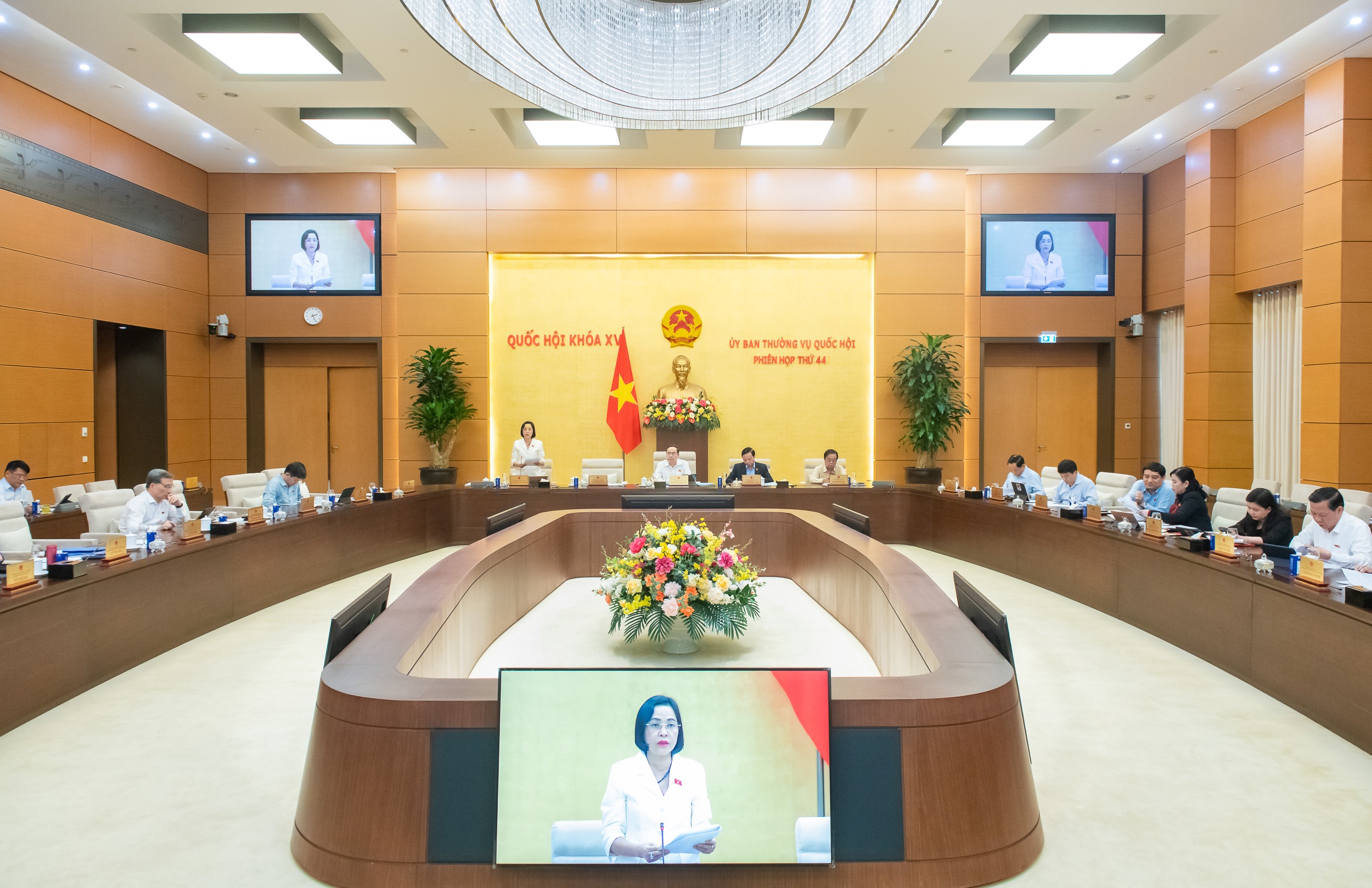 Xem x&eacute;t r&uacute;t ngắn nhiệm kỳ Quốc hội kh&oacute;a XV v&agrave; bầu cử sớm nhiệm kỳ 2021-2026- Ảnh 1.
