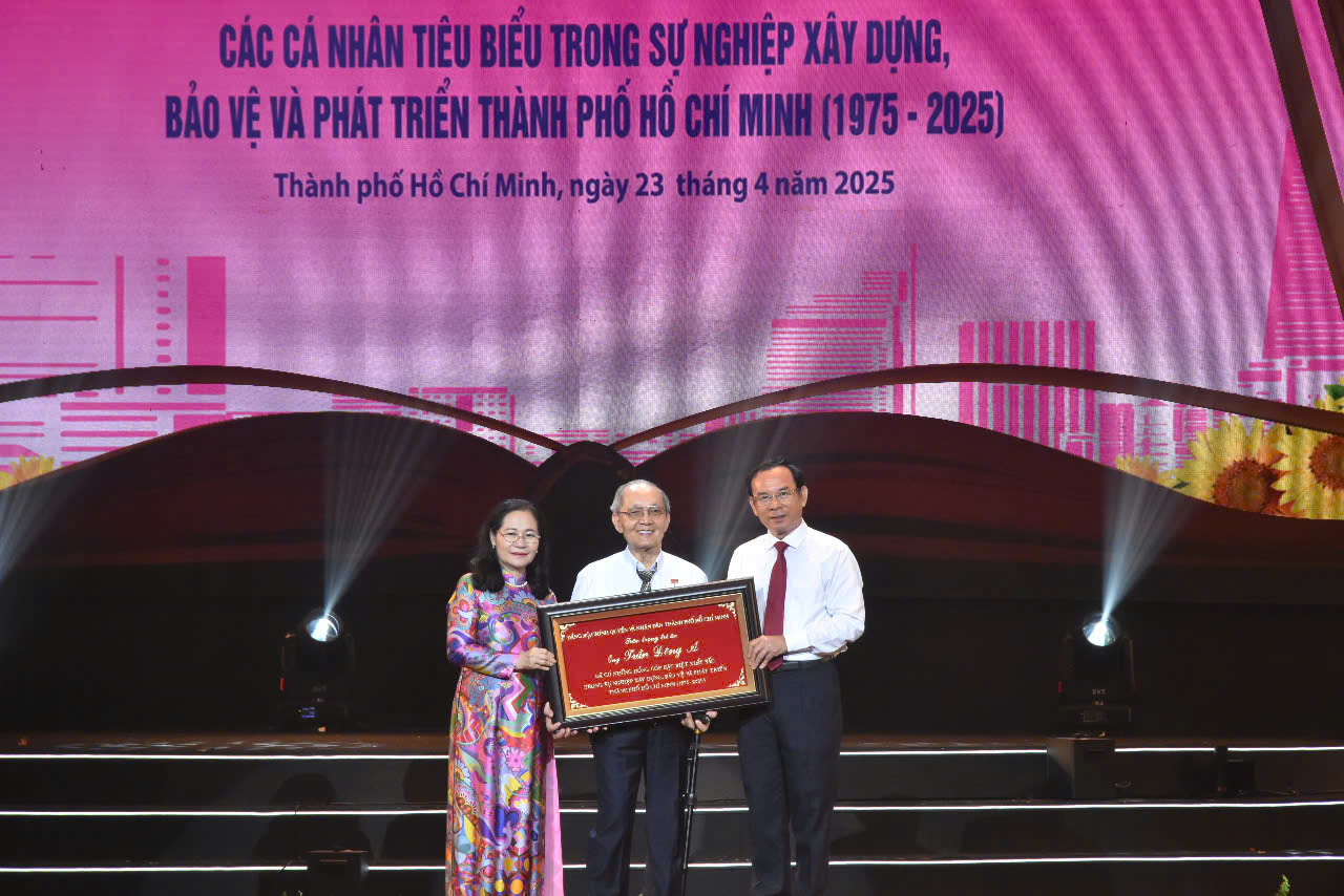 TP HCM tôn vinh 60 cá nhân tiêu biểu - Ảnh 9.