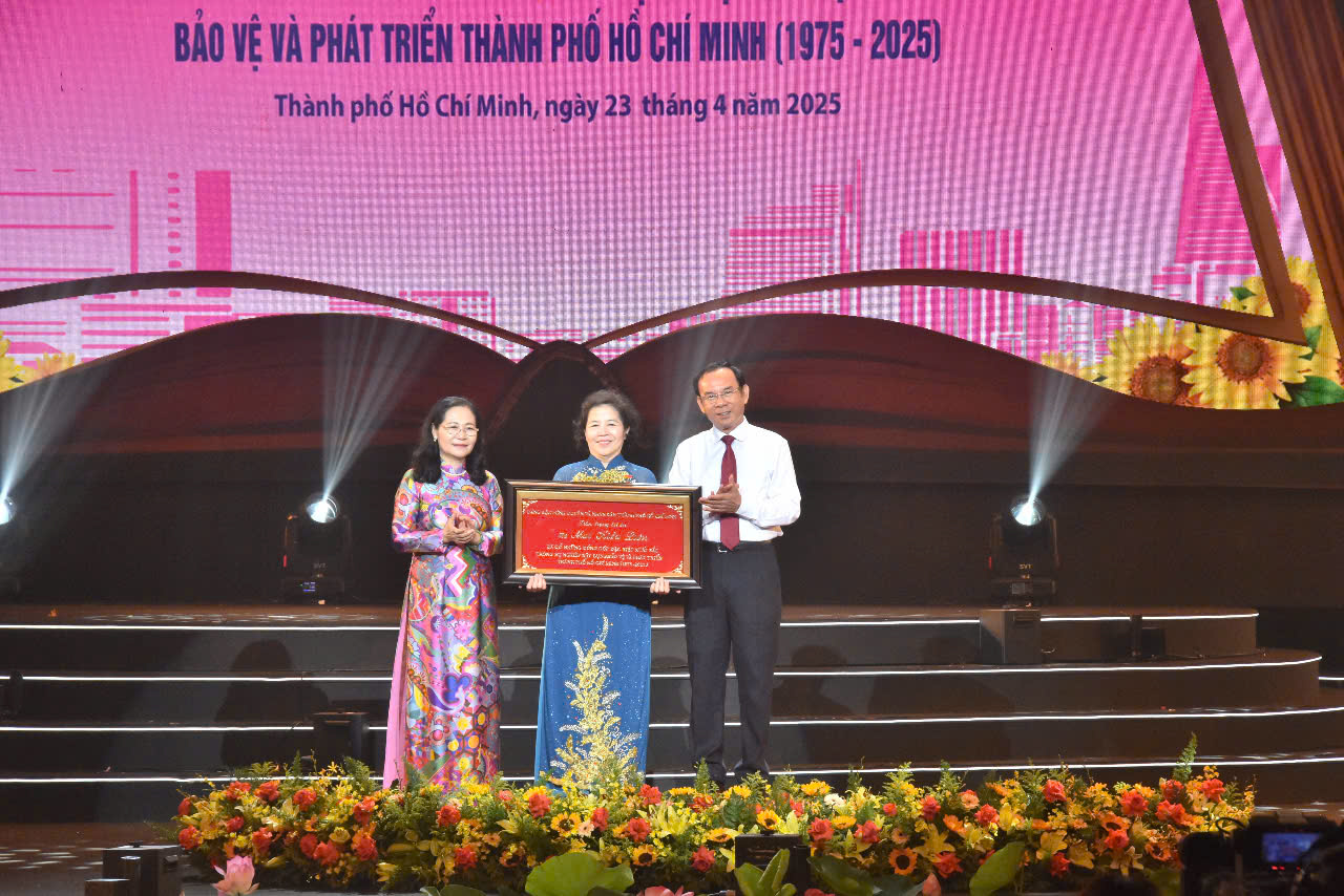 TP HCM tôn vinh 60 cá nhân tiêu biểu - Ảnh 6.