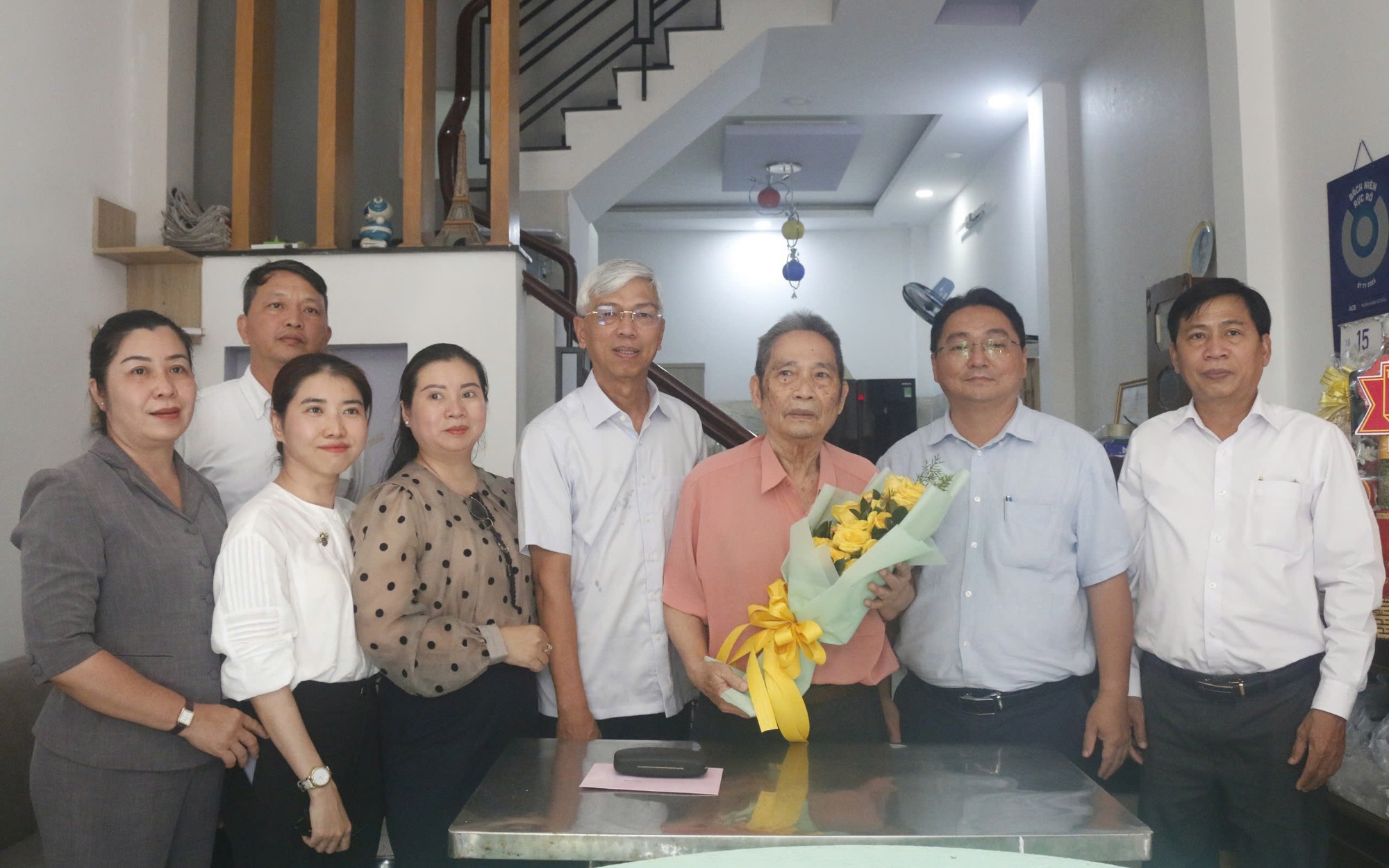 Trọn nghĩa vẹn tình với người có công