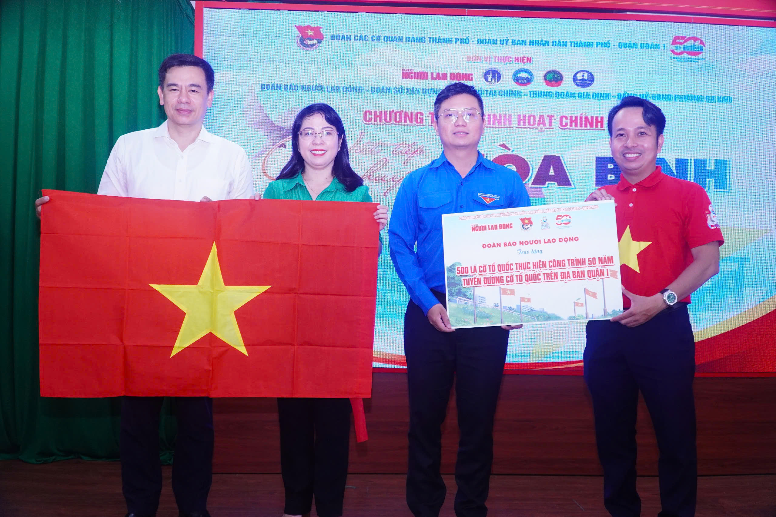 Viết tiếp c&acirc;u chuyện h&ograve;a b&igrave;nh: Giao lưu giữa nh&acirc;n chứng lịch sử v&agrave; thế hệ trẻ - Ảnh 4.
