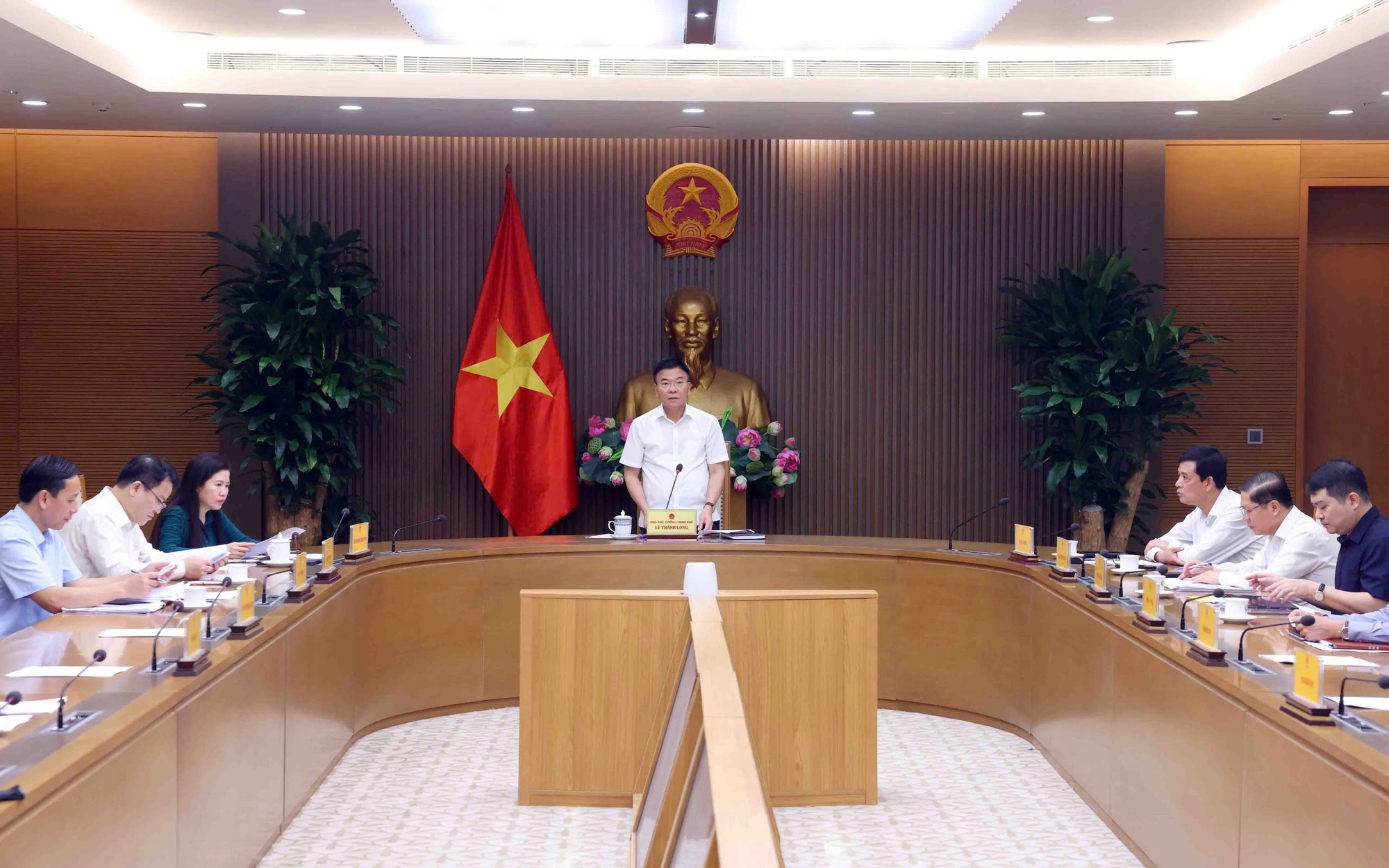TP HCM ra &ldquo;lệnh sắt&rdquo;: Tuyệt đối kh&ocirc;ng để đầu tư c&ocirc;ng đ&igrave;nh trệ v&igrave; s&aacute;p nhập - Ảnh 2.