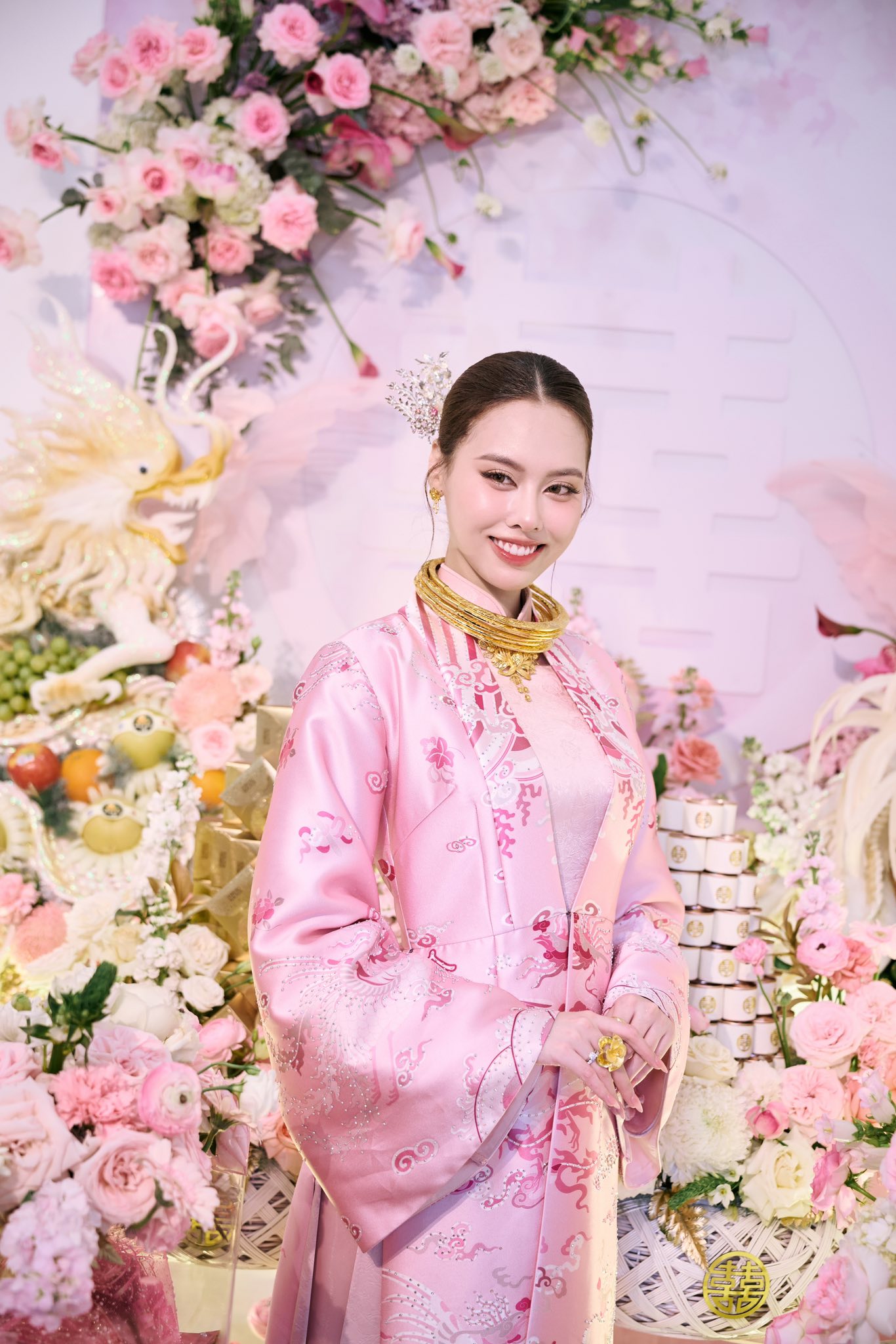 &Aacute; hậu T&acirc;m Như đẹp dịu d&agrave;ng trong lễ đ&iacute;nh h&ocirc;n - Ảnh 5.