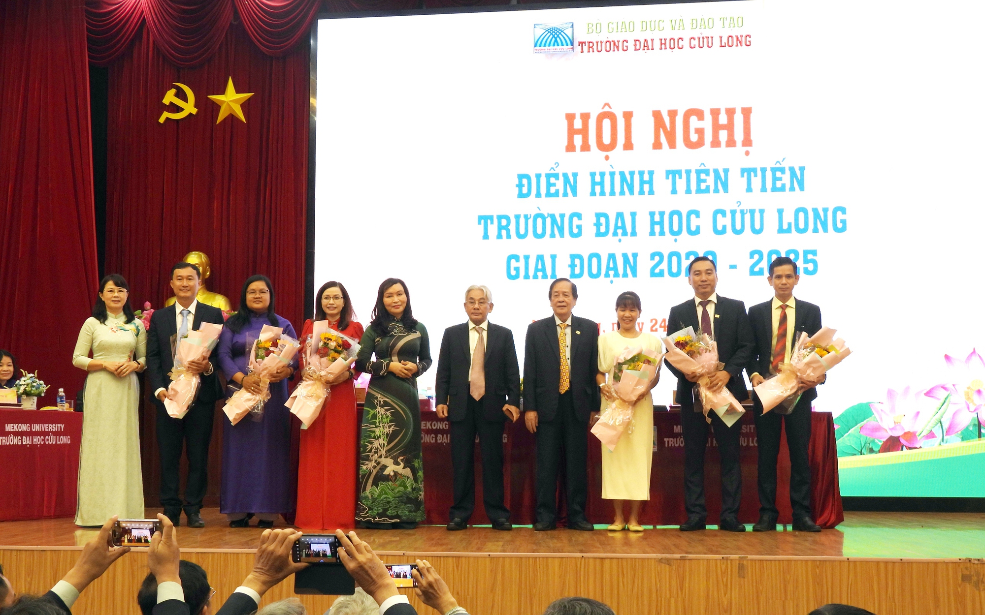 Trường ĐH Cửu Long tổ chức hội nghị điển hình tiên tiến