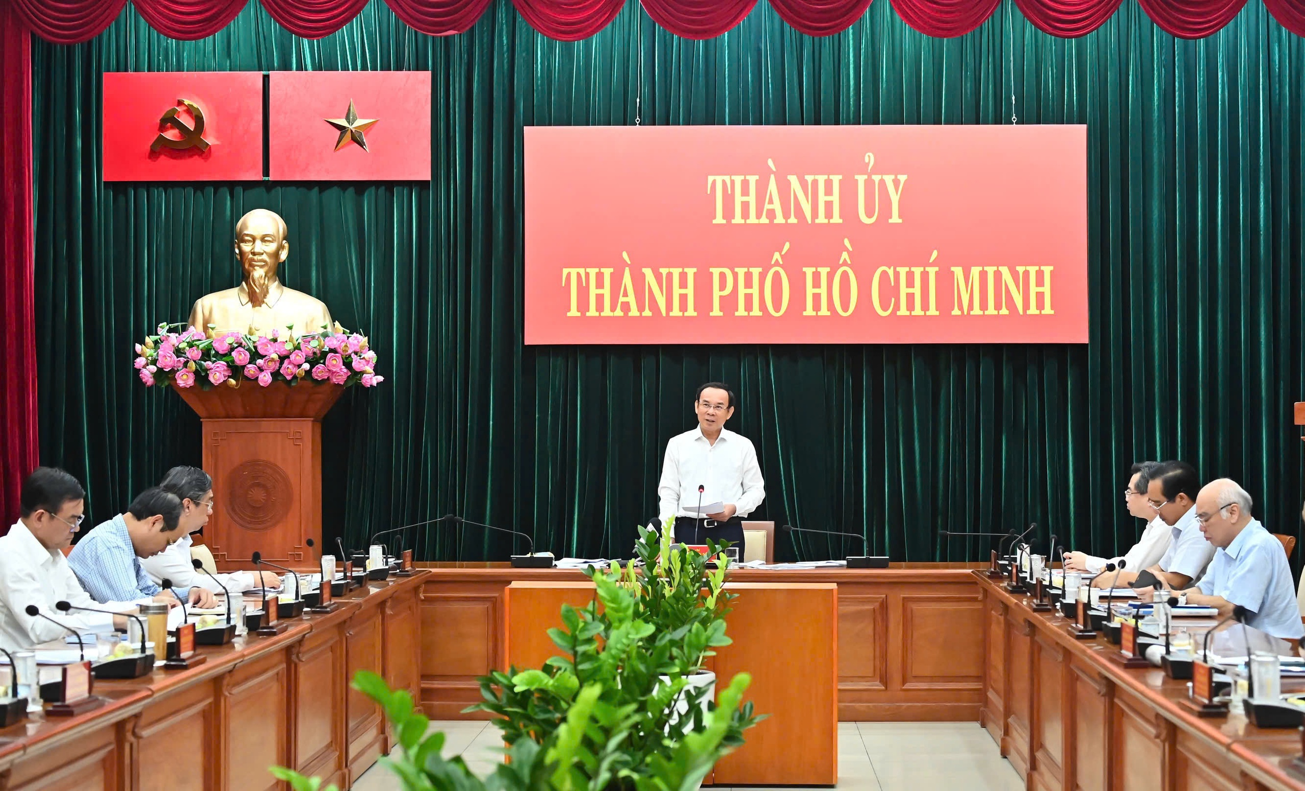 Bí thư Thành ủy TP HCM cảm ơn sự cảm thông, ủng hộ, chia sẻ của người dân trong những ngày qua- Ảnh 1.