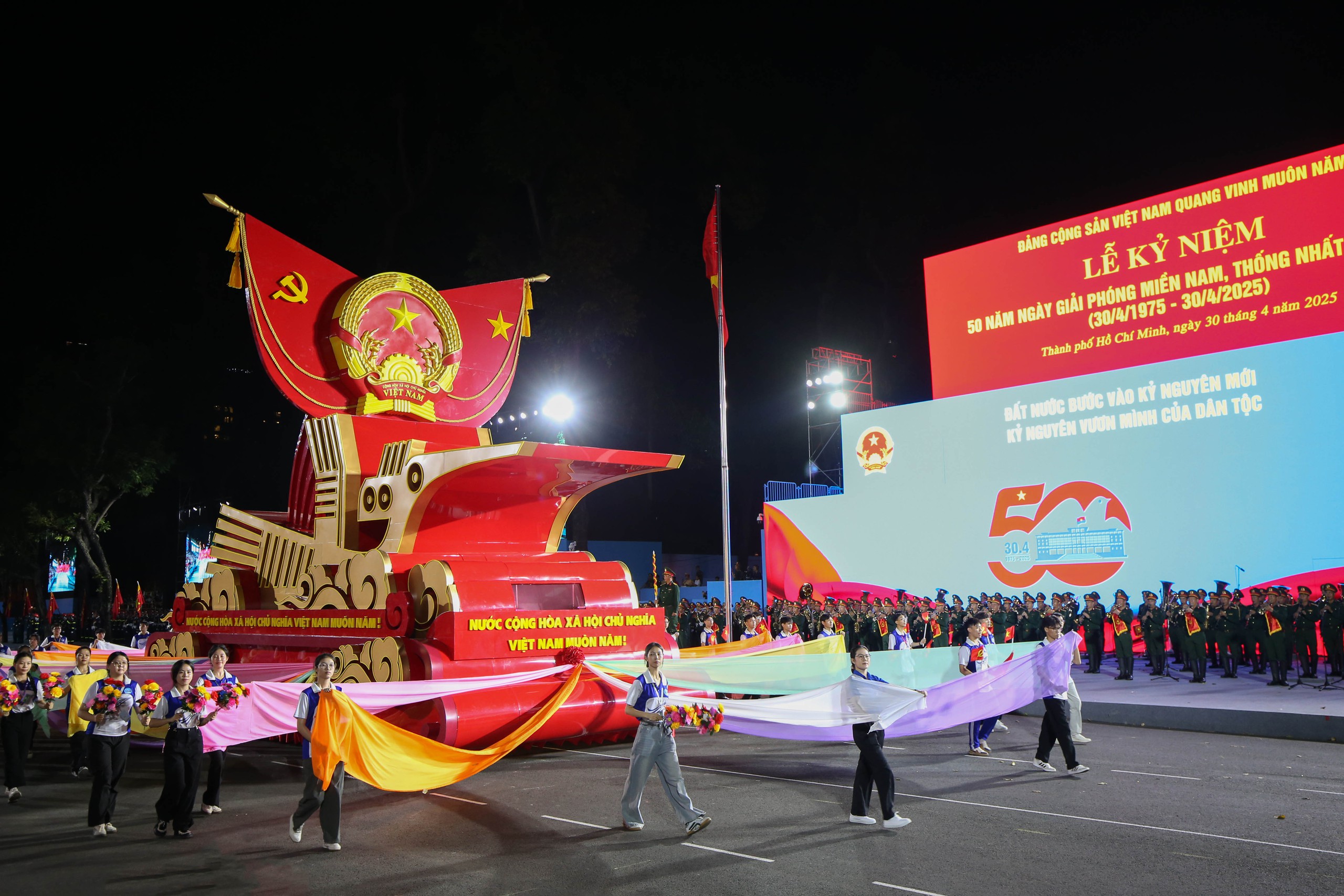 Ý nghĩa thiêng liêng của khối xe Nghi trượng tại lễ diễu binh, diễu hành Đại lễ 30-4- Ảnh 1.