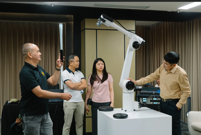 C&aacute;nh tay robot 6 bậc tự do "made in Vietnam" xuất xưởng với gi&aacute; 55 triệu đồng- Ảnh 3.
