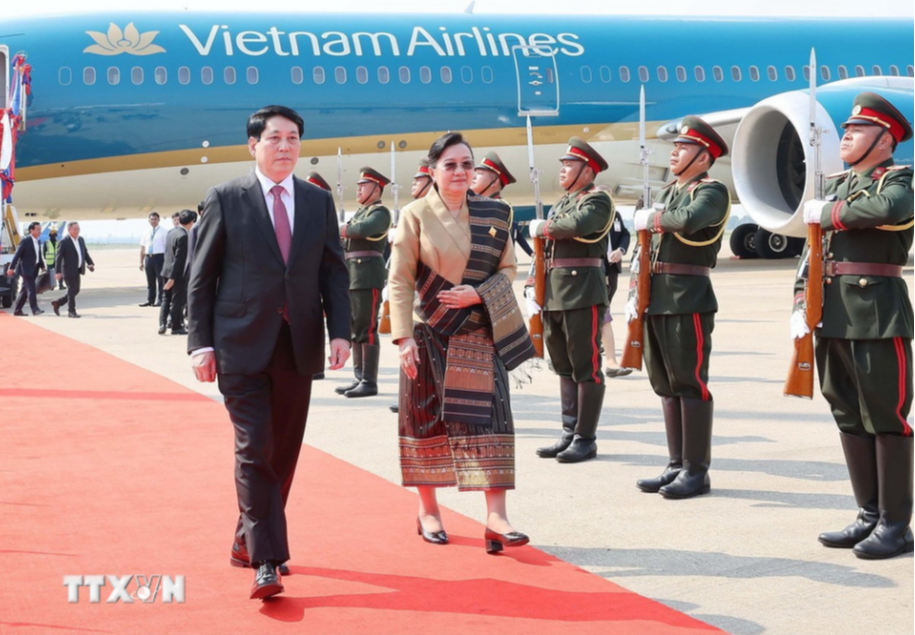 Chủ tịch nước Lương Cường đến Vientiane, bắt đầu thăm L&agrave;o- Ảnh 6.