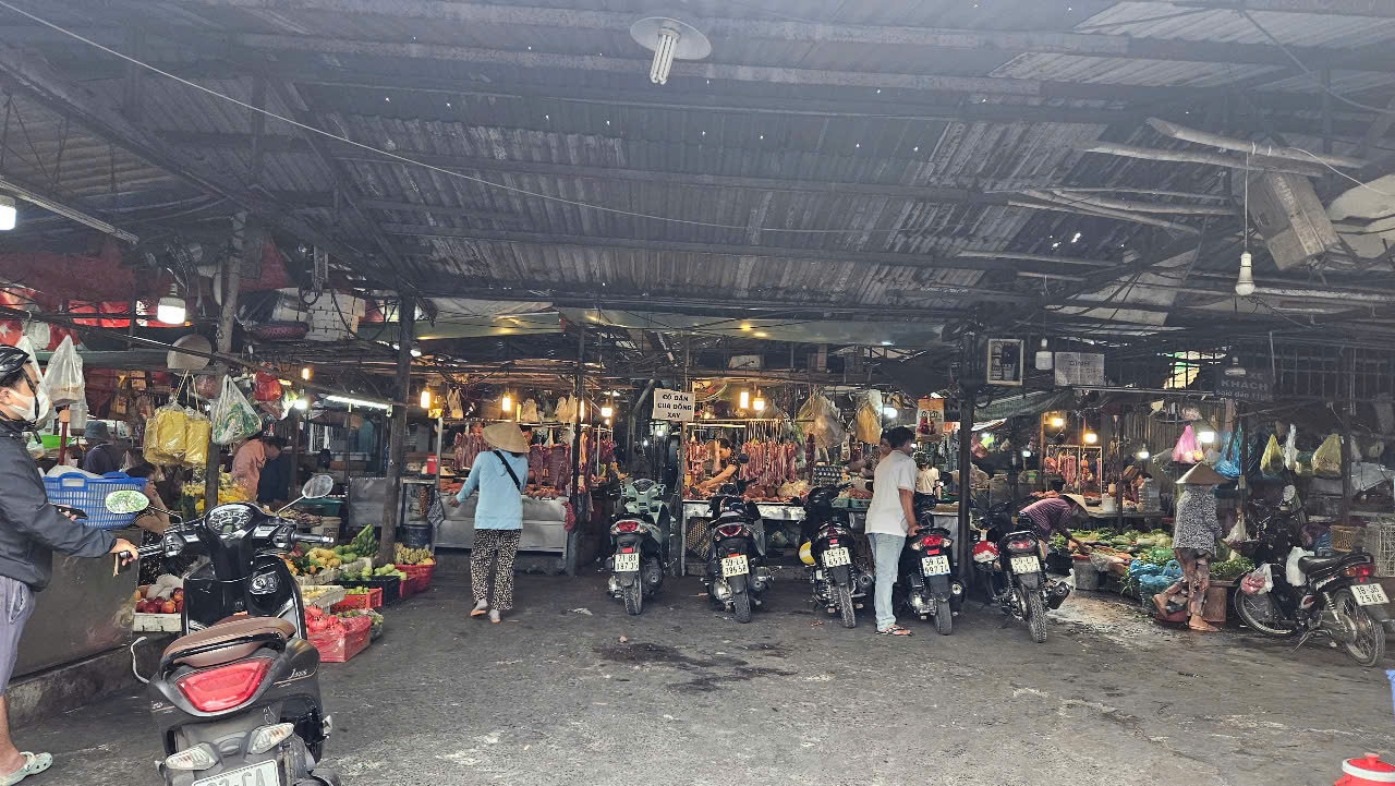 Chuyển chợ truyền thống thành siêu thị?- Ảnh 1.