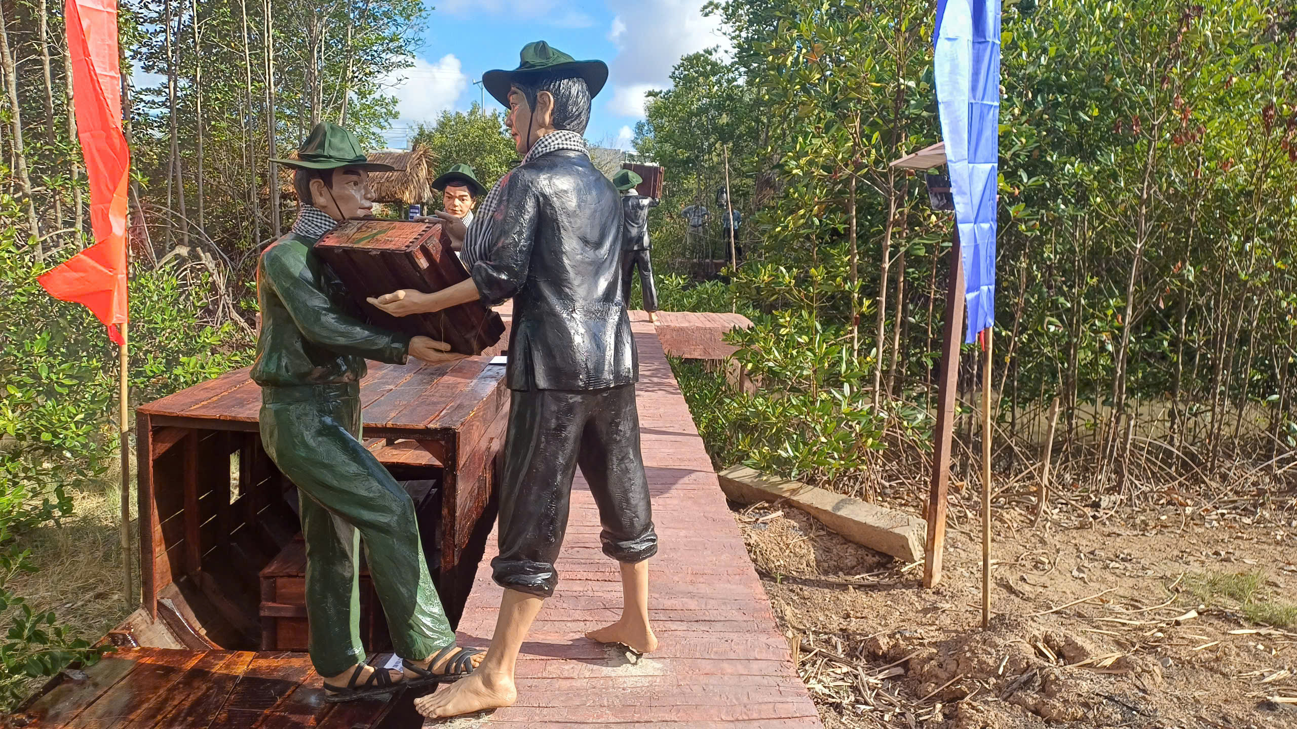 Cà Mau đón nhận Bằng xếp hạng di tích Quốc gia đặc biệt Đường Hồ Chí Minh trên biển- Ảnh 5.
