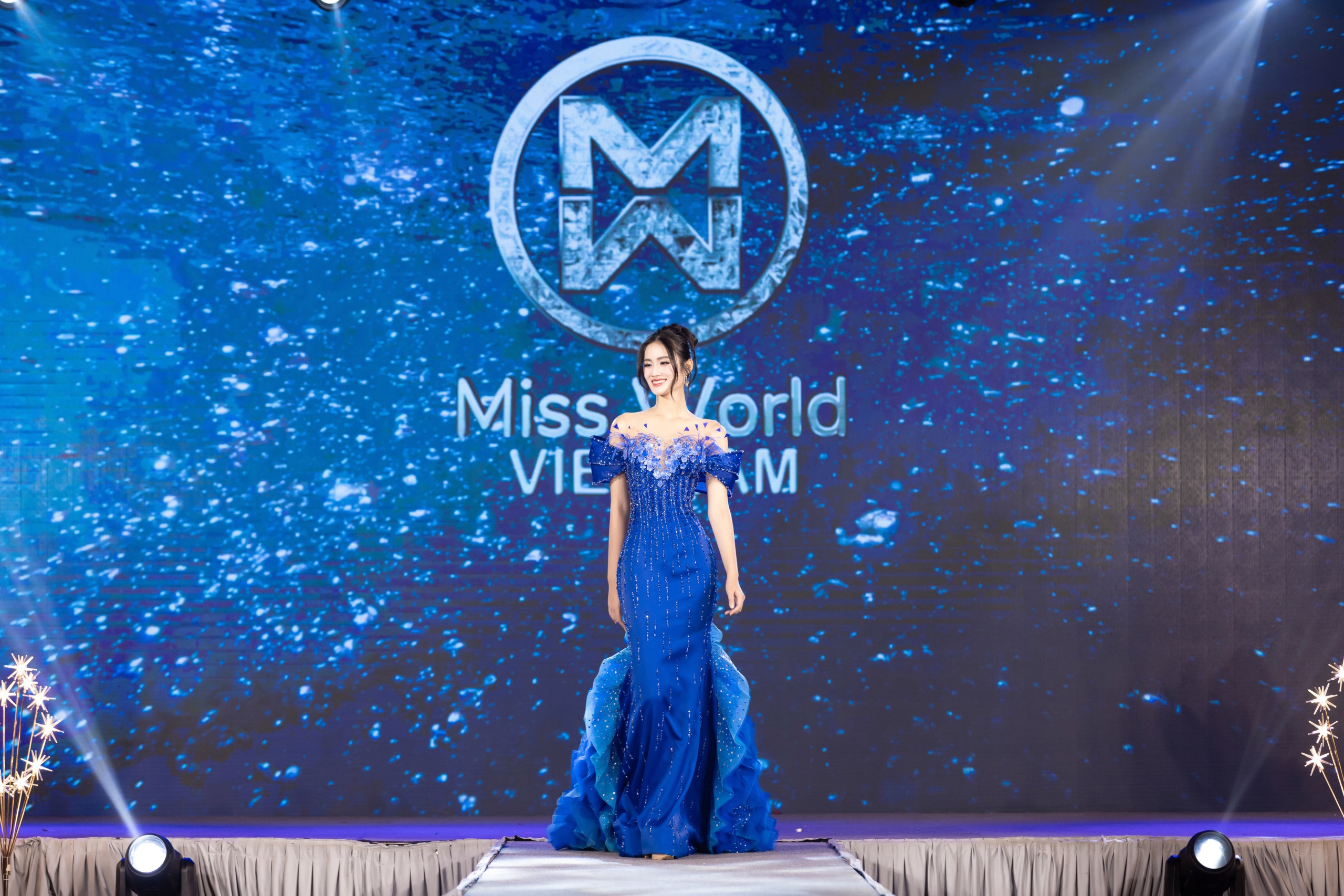 Hoa hậu &Yacute; Nhi v&agrave; H&agrave;nh tr&igrave;nh văn h&oacute;a T&acirc;y Nguy&ecirc;n tại Miss World 72- Ảnh 3.