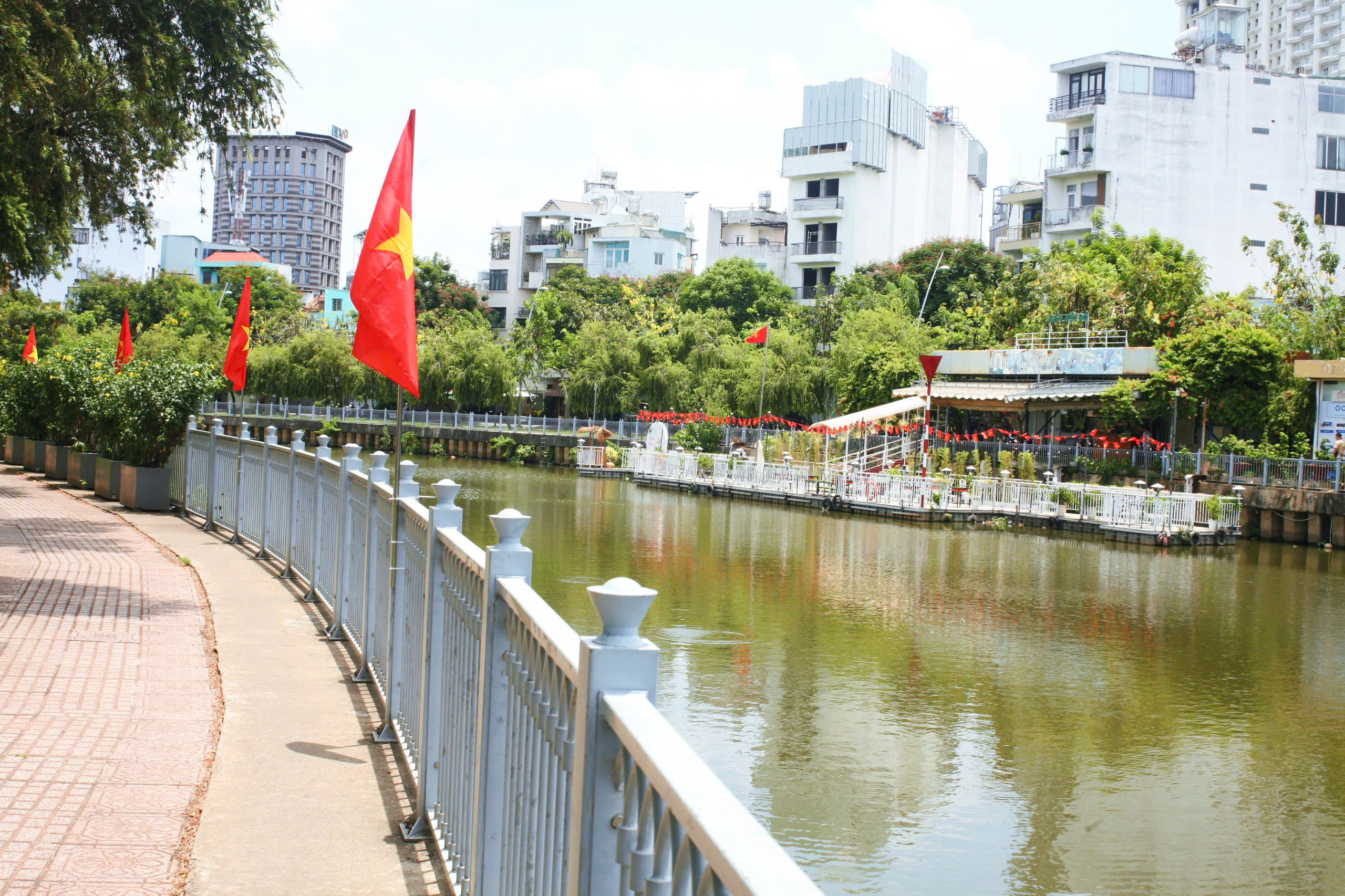 TP HCM x&acirc;y dựng si&ecirc;u đ&ocirc; thị xanh (*): Những d&ograve;ng chảy mang vẻ đẹp d&acirc;n sinh- Ảnh 1.