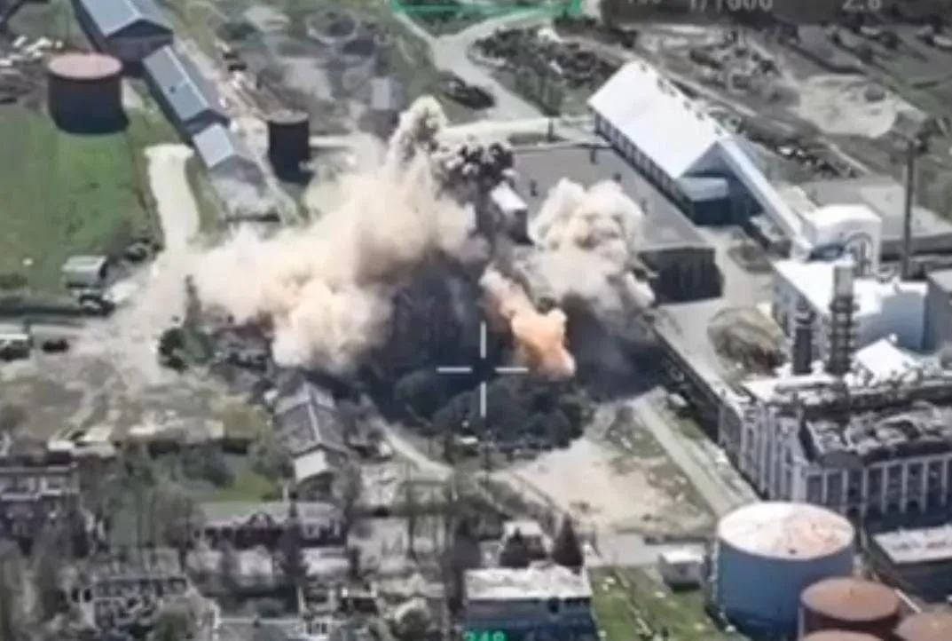 Ukraine tấn công sâu lãnh thổ Nga, Moscow phóng tên lửa vào Kiev- Ảnh 1.