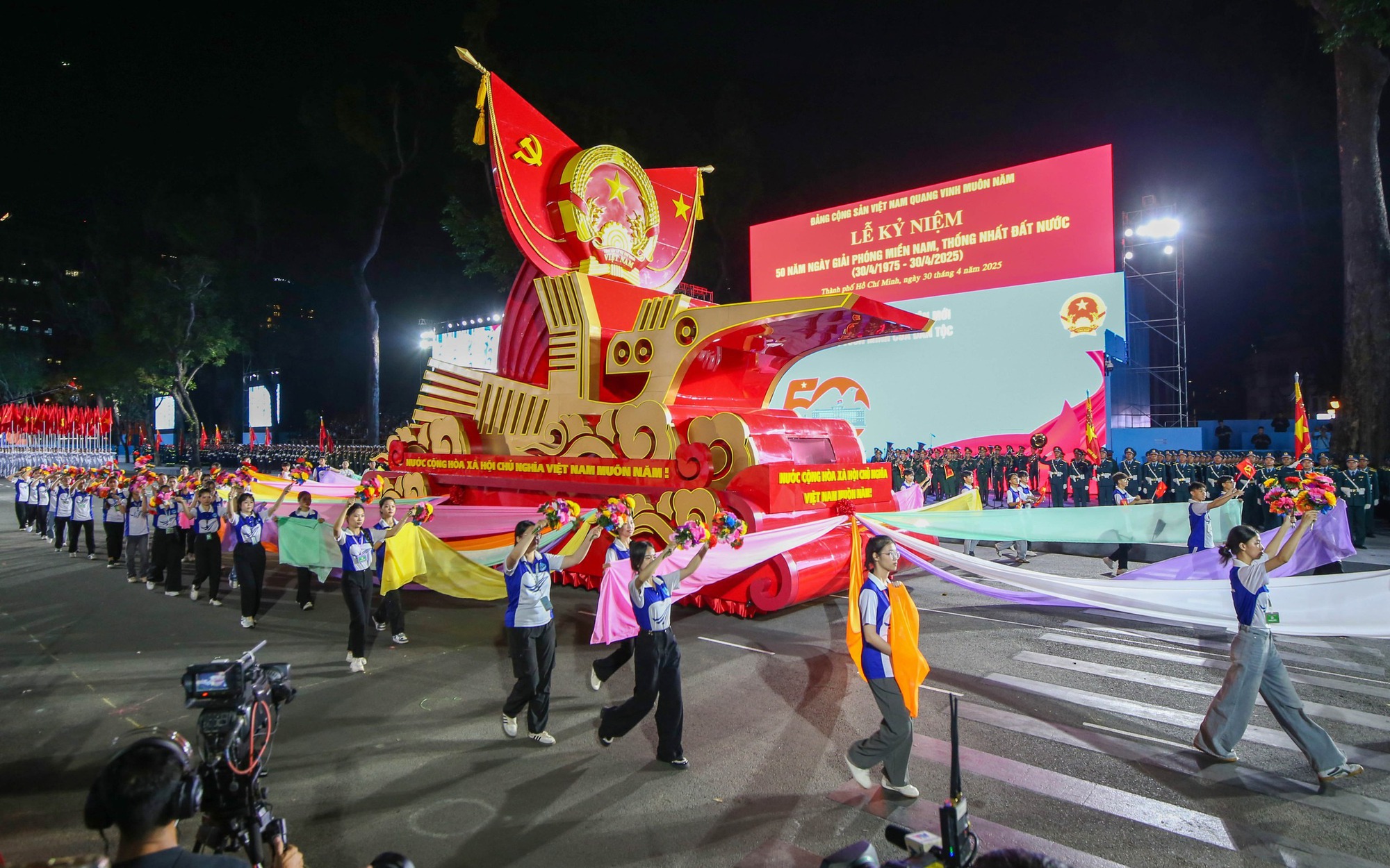 Thủ tướng yêu cầu Bộ Công an bảo vệ an toàn tuyệt đối các sự kiện dịp lễ 30-4