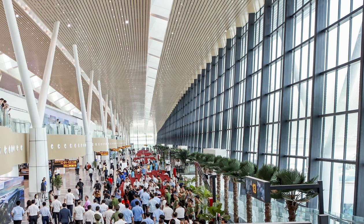 Ống th&eacute;p H&ograve;a Ph&aacute;t tự h&agrave;o g&oacute;p phần đưa nh&agrave; ga T3 ho&agrave;n th&agrave;nh vượt tiến độ- Ảnh 1.