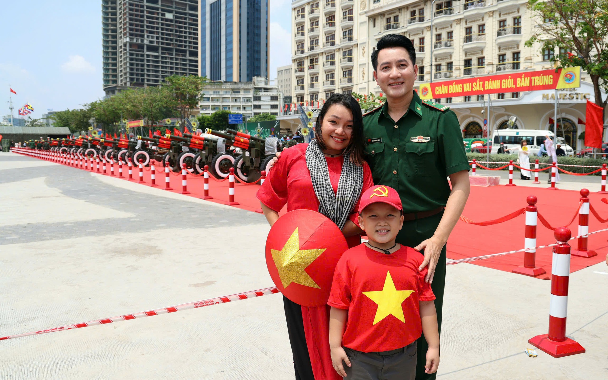 Nguyễn Phi H&ugrave;ng kể về những mối duy&ecirc;n l&agrave;nh- Ảnh 2.