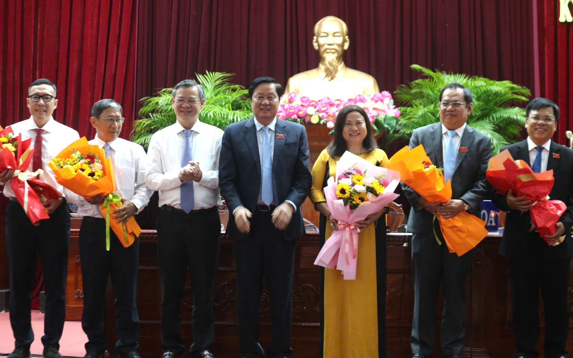 Cần Thơ miễn nhiệm ủy viên UBND thành phố đối với 5 nguyên giám đốc sở