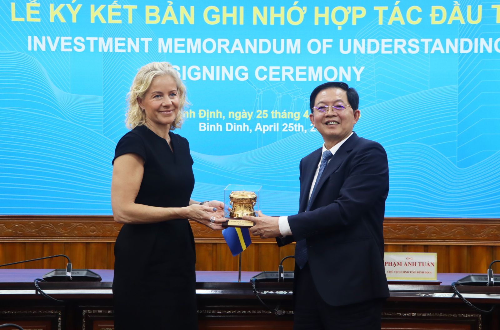 Tập đoàn Thụy Điển đầu tư 1 tỉ USD vào dự án tái chế dệt may tại Bình Định - Ảnh 2.