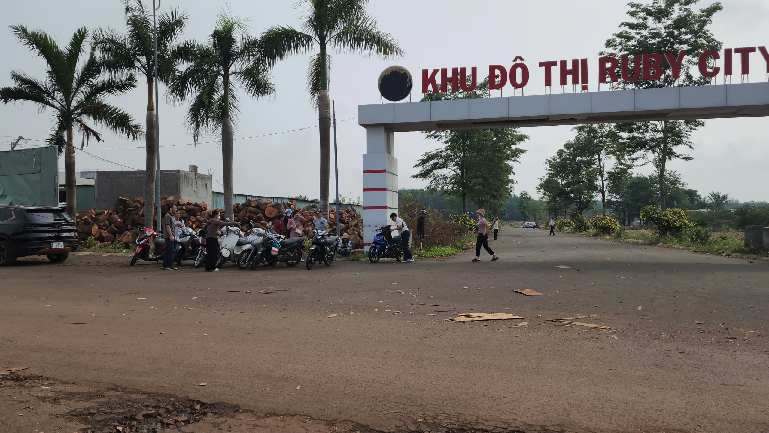H&agrave;ng chục kh&aacute;ch h&agrave;ng tố c&aacute;o chủ đầu tư Khu đ&ocirc; thị Ruby City - Ảnh 1.