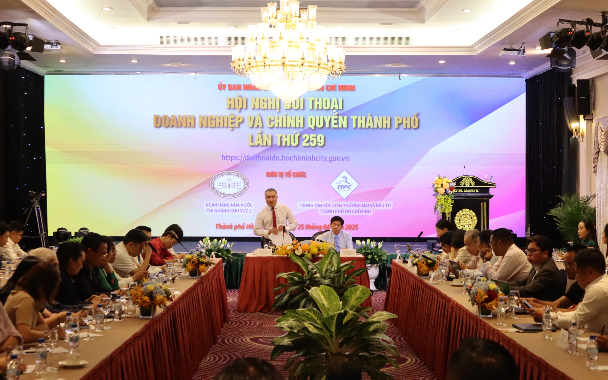 Gi&aacute; USD tại Việt Nam giảm mạnh- Ảnh 1.