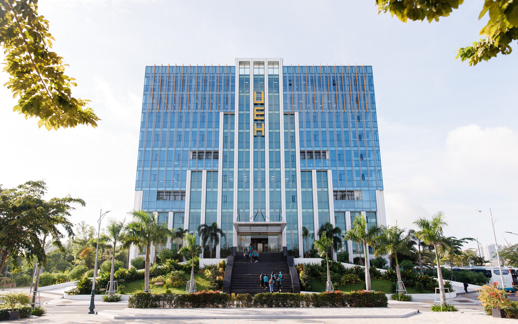 Lần đầu lọt vào tốp bảng xếp hạng châu Á, ĐH Kinh tế TP HCM "soán ngôi" cao nhất của Việt Nam