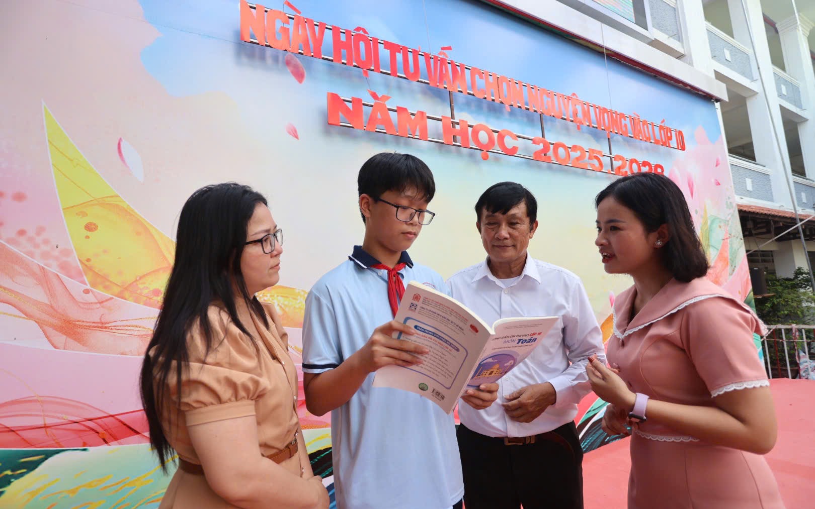Lưu ý về kỳ thi tốt nghiệp THPT và tuyển sinh đầu cấp tại TP HCM