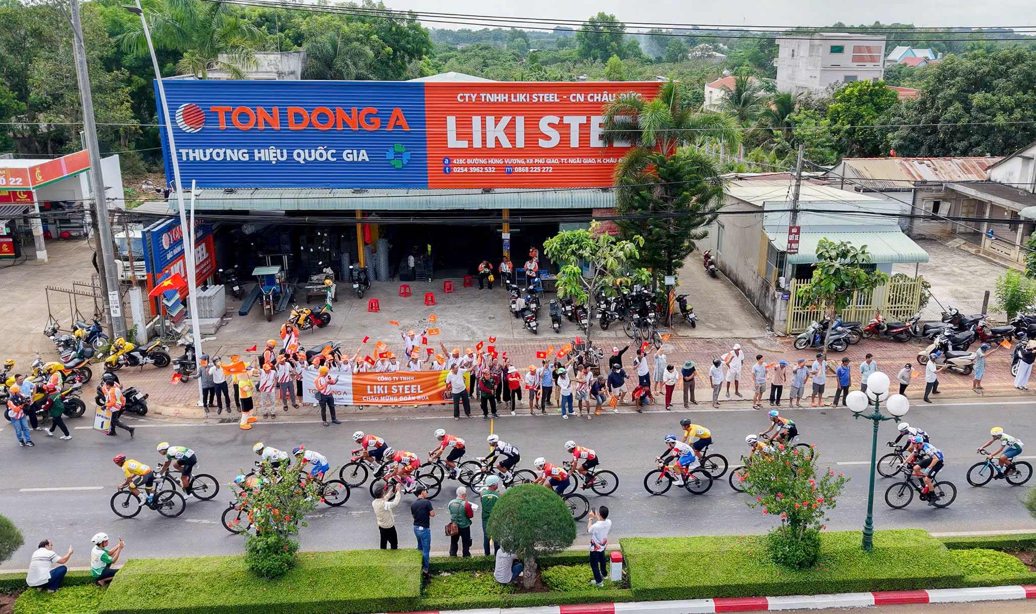 Tấn công tổng lực, Samuel Jenner thắng chặng 20 Cúp truyền hình HTV-Tôn Đông Á 2025- Ảnh 4.