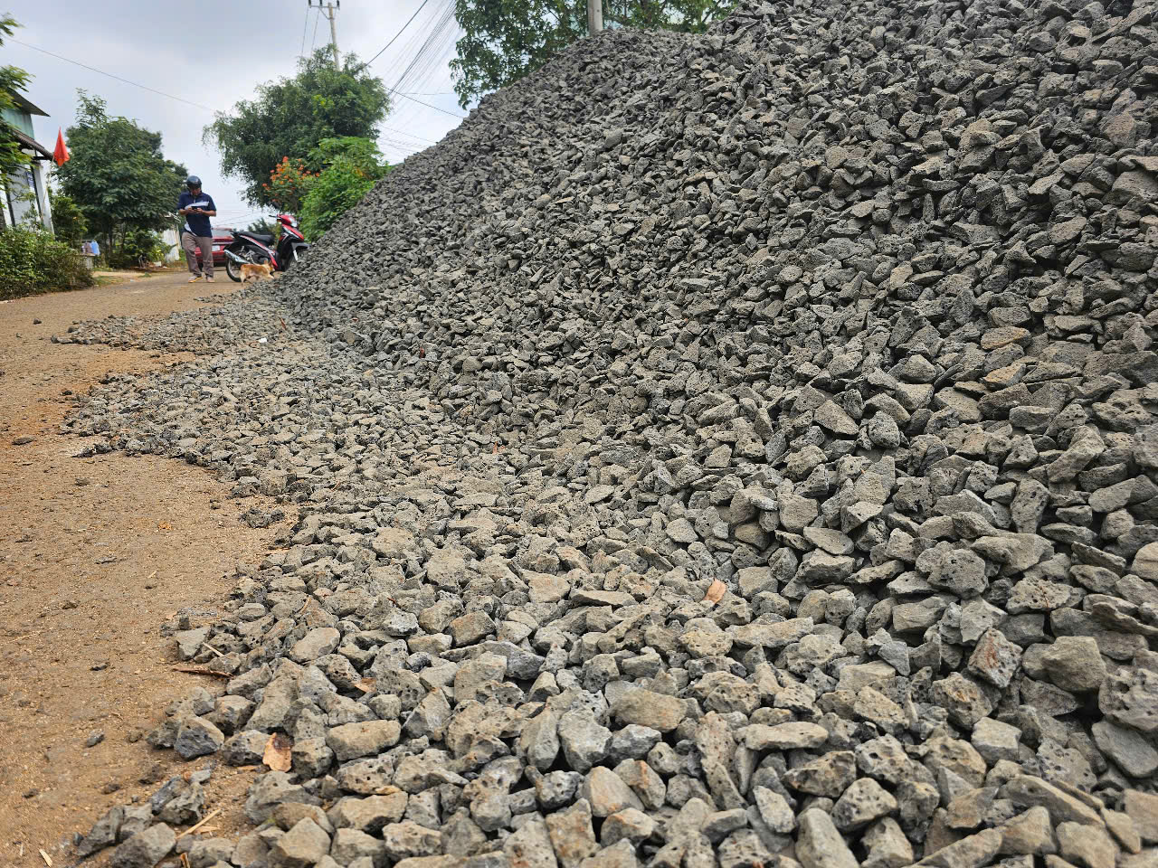 Chấn chỉnh việc dùng "đá phổi" làm đường ở Gia Lai- Ảnh 3.
