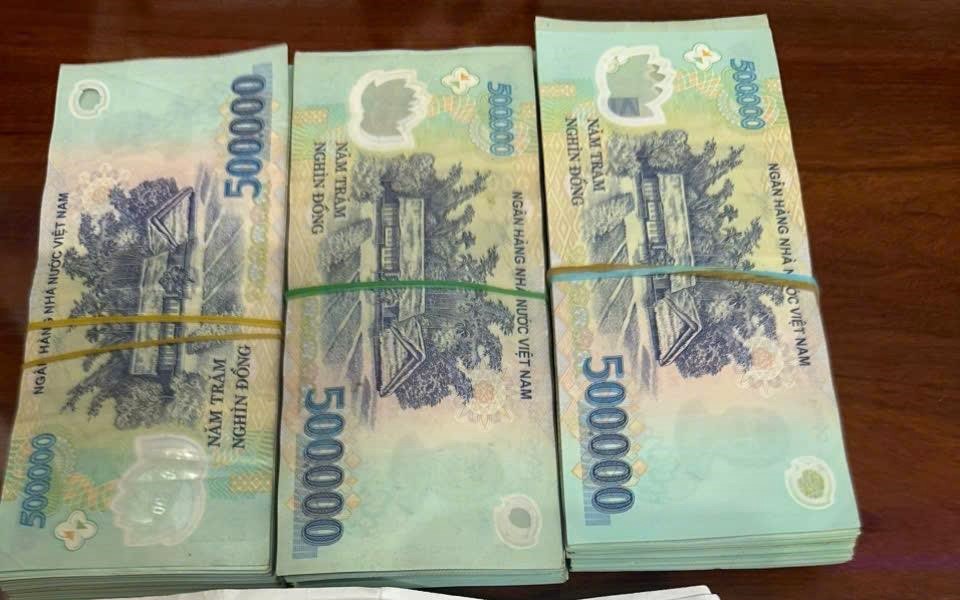 Giả danh công an, viện kiểm sát lừa cụ bà 160 triệu và cái kết bất ngờ