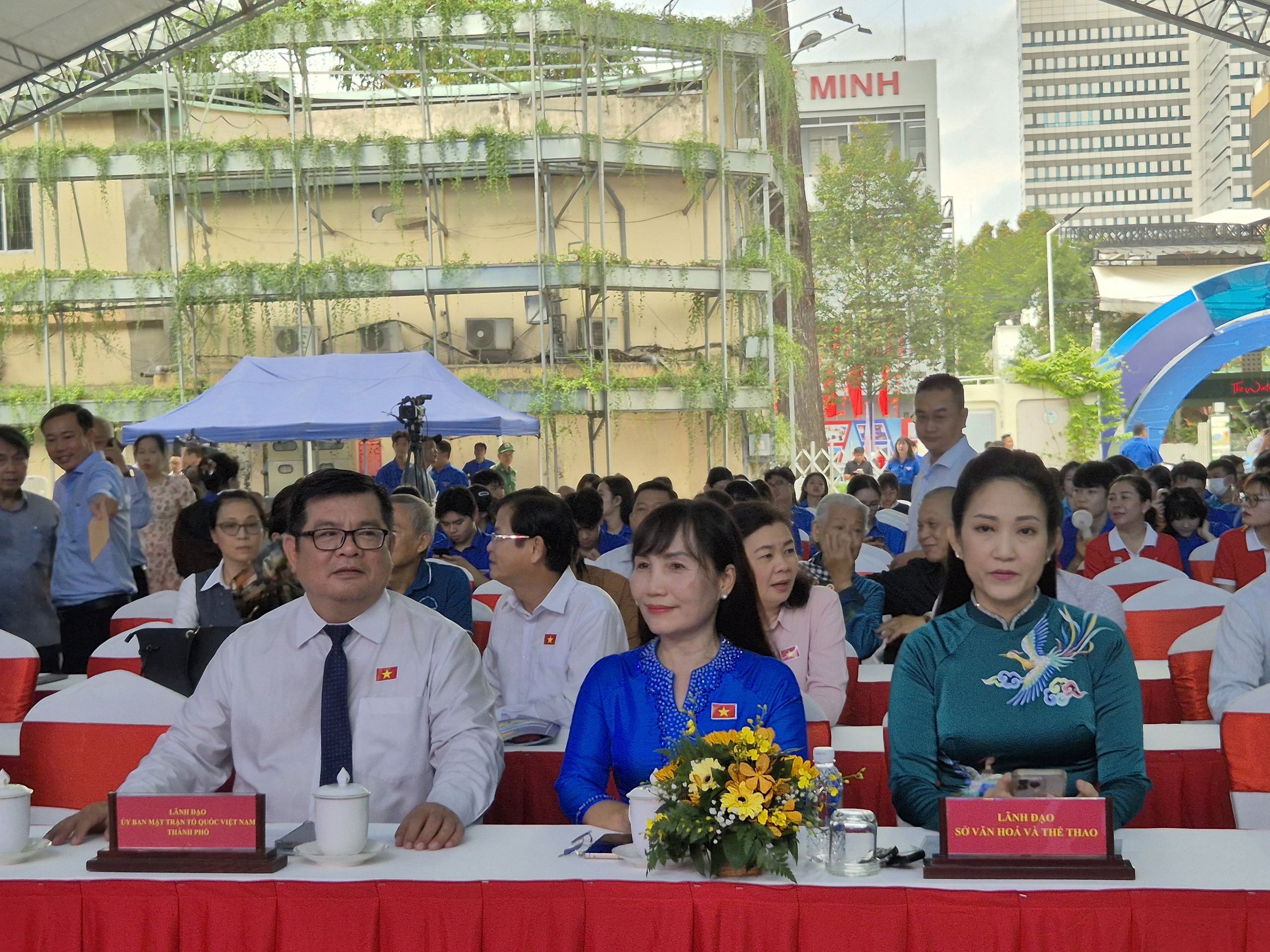 TP HCM: Khai mạc triển lãm 50 tác phẩm văn học - nghệ thuật, công trình, sự kiện tiêu biểu- Ảnh 3.