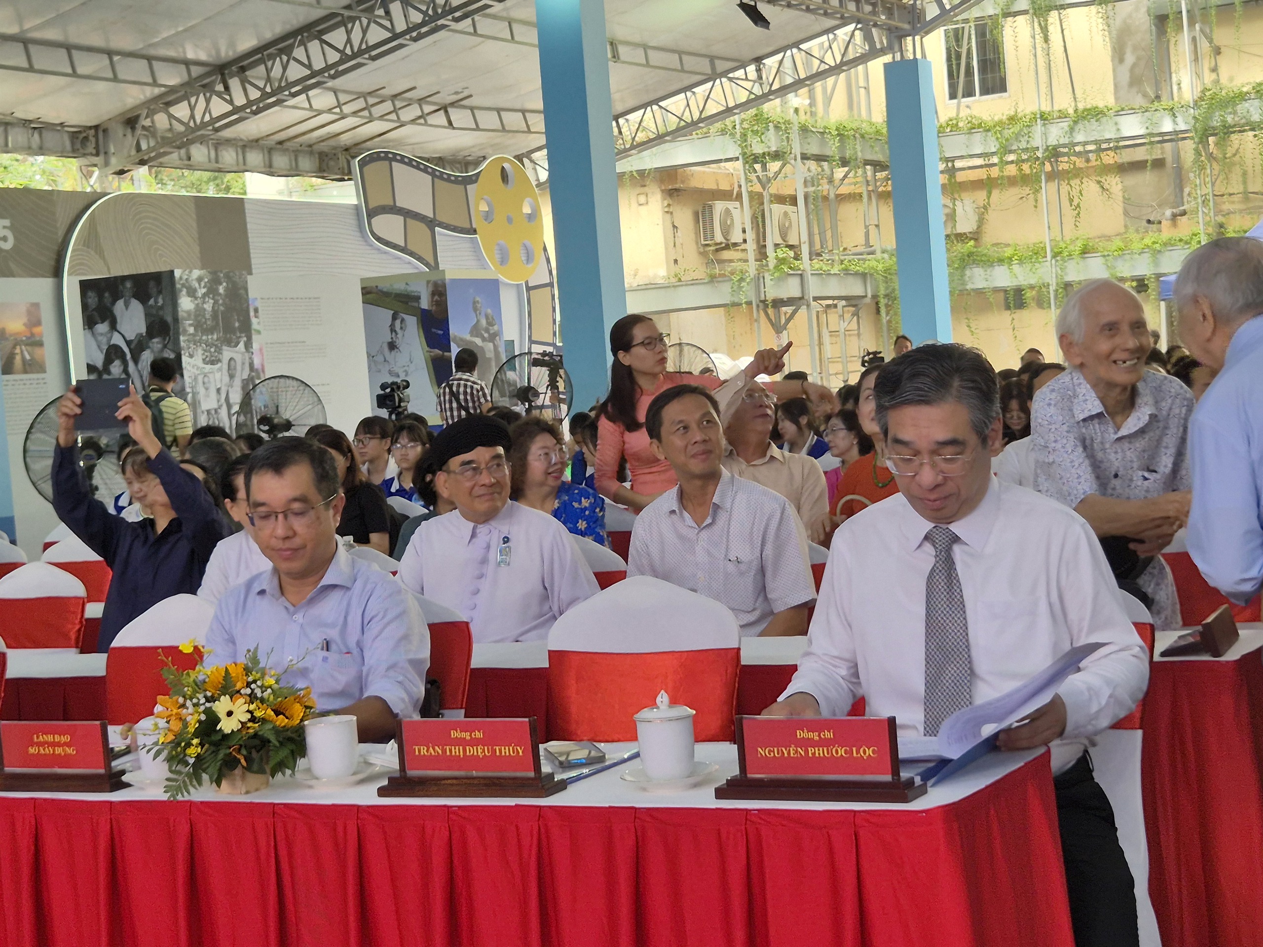 TP HCM: Khai mạc triển lãm 50 tác phẩm văn học - nghệ thuật, công trình, sự kiện tiêu biểu- Ảnh 2.