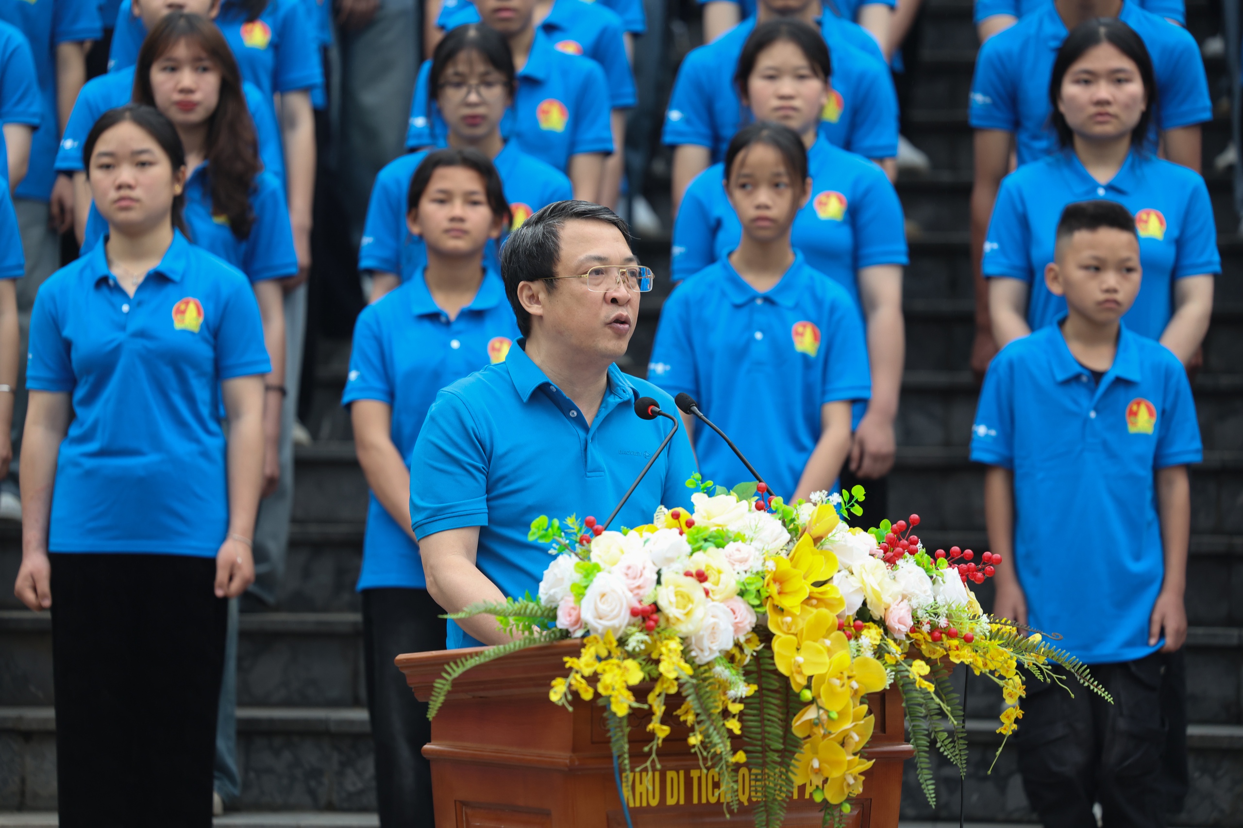 Xác lập Kỷ lục Việt Nam: 500 học sinh chào cờ tại Cột mốc Km0 - Đường Hồ Chí Minh- Ảnh 11.