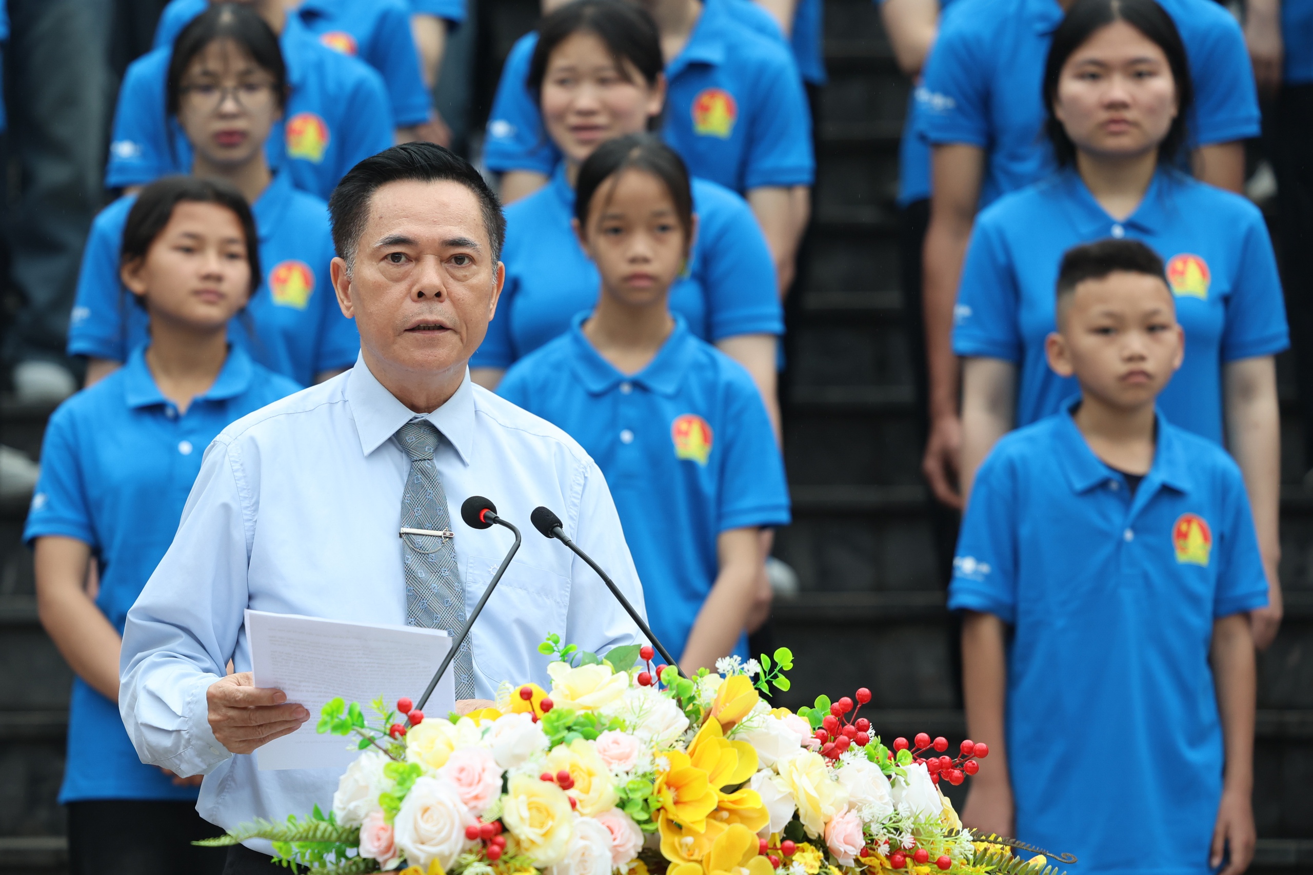 Xác lập Kỷ lục Việt Nam: 500 học sinh chào cờ tại Cột mốc Km0 - Đường Hồ Chí Minh- Ảnh 10.