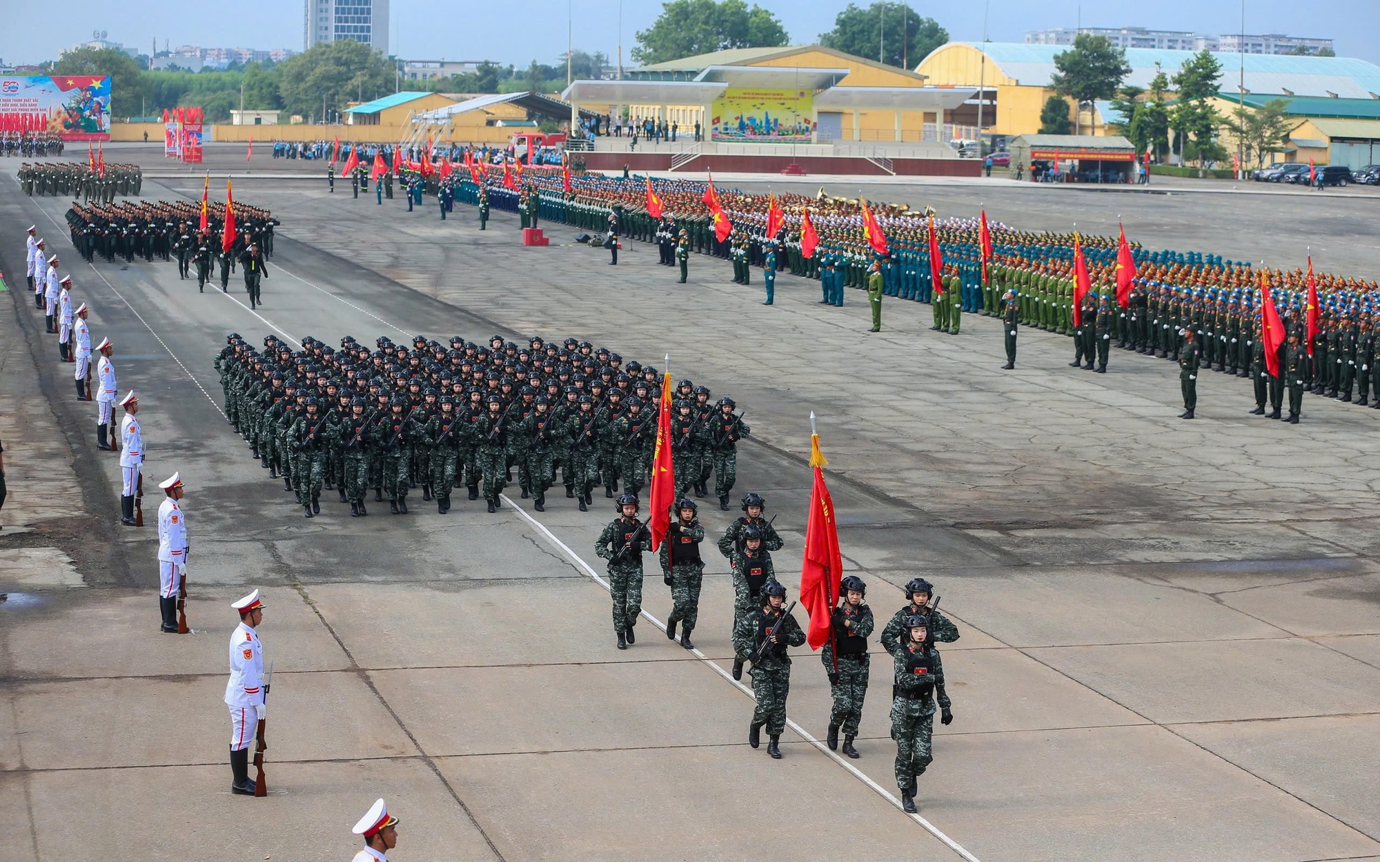 Đại lễ của toàn dân