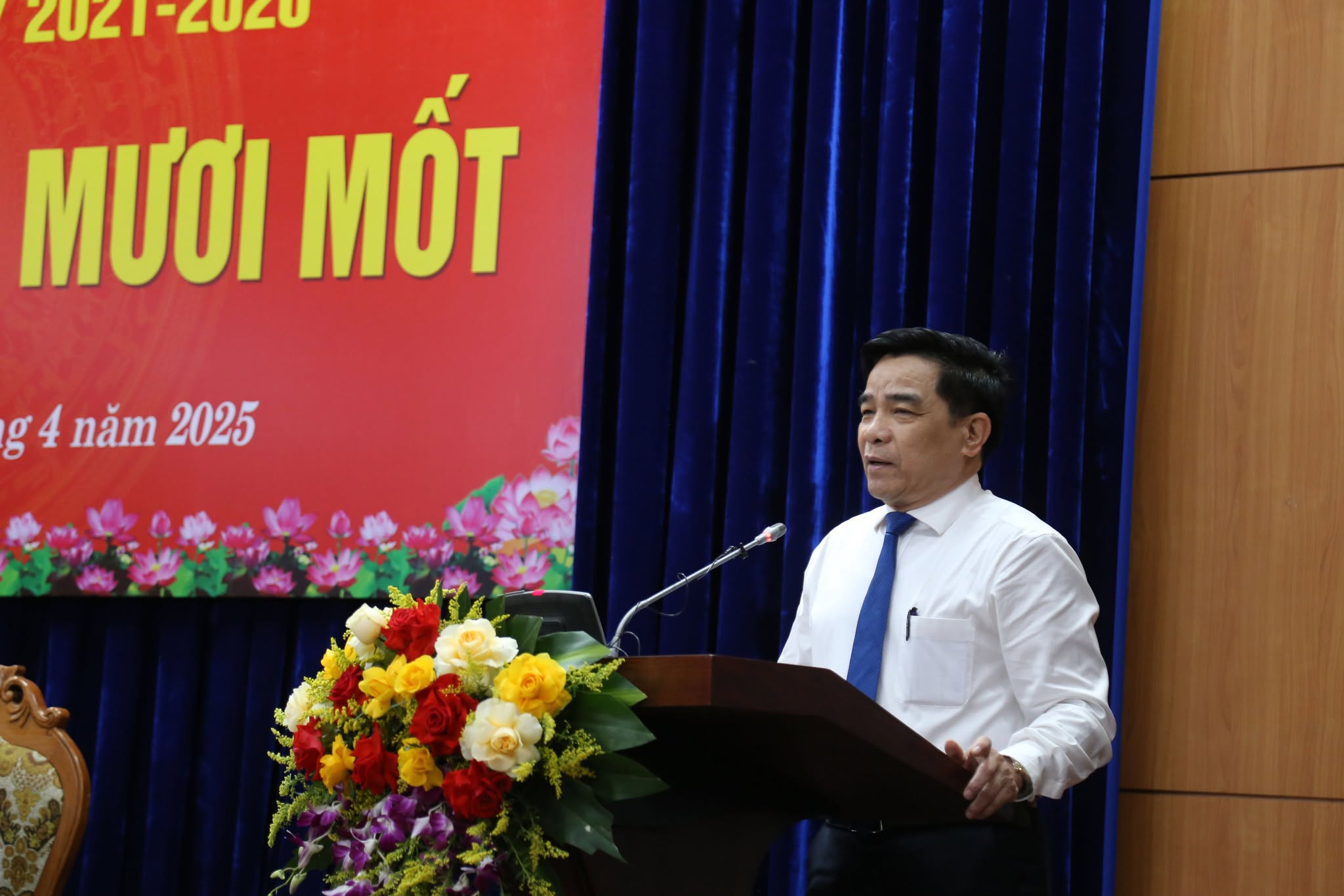 Chủ tịch Quảng Nam: Cần chính sách hỗ trợ cán bộ ở xa ra Đà Nẵng công tác- Ảnh 3.