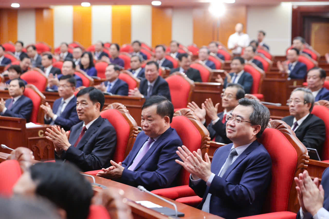 Bộ Ch&iacute;nh trị, Ban B&iacute; thư sẽ chỉ định b&iacute; thư, ph&oacute; b&iacute; thư tỉnh, th&agrave;nh phố sau s&aacute;p nhập- Ảnh 1.