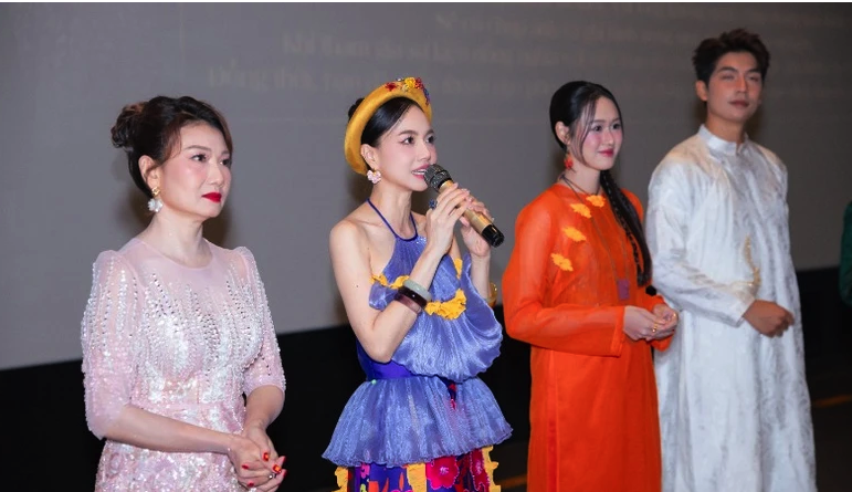 Đinh Ngọc Diệp giải th&iacute;ch l&yacute; do l&agrave;m NSND Mỹ Uy&ecirc;n trật xương sườn- Ảnh 3.