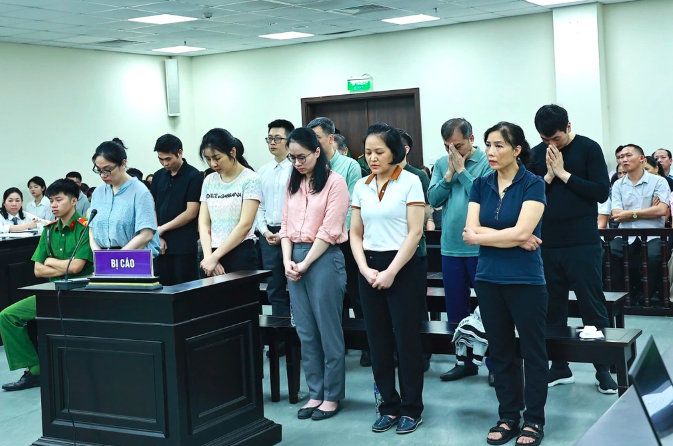 Vận chuyển 426 triệu USD qua bi&ecirc;n giới, Gi&aacute;m đốc C&ocirc;ng ty v&agrave;ng Ph&uacute; Cường lĩnh 14 năm 6 th&aacute;ng t&ugrave;- Ảnh 2.