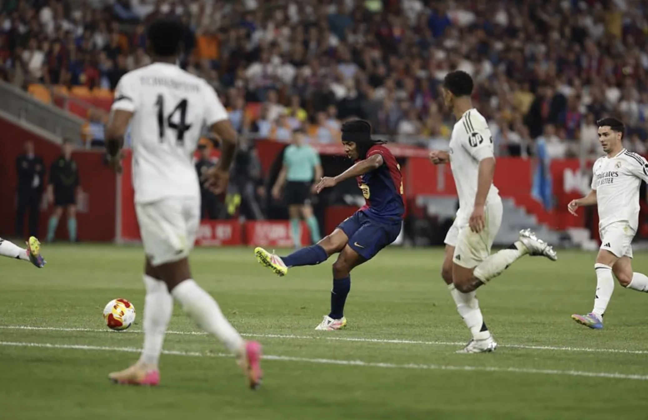 Nghẹt thở chung kết 120 ph&uacute;t, Barcelona đăng quang C&uacute;p Nh&agrave; vua- Ảnh 7.